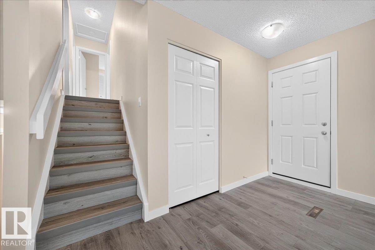 6703 32 Avenue Nw, Edmonton, AB