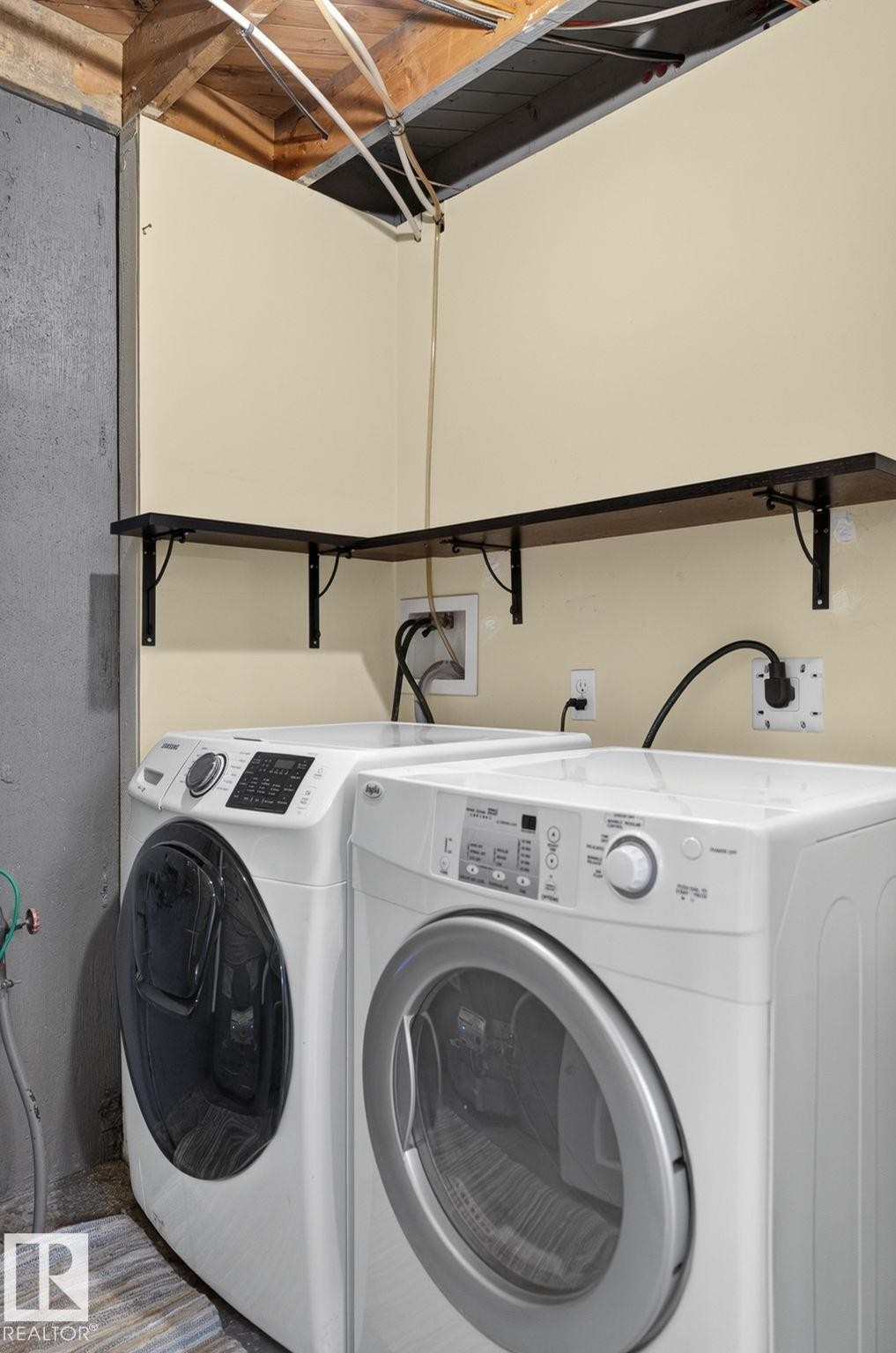 9258 91 Street Nw, Edmonton, AB - Indoor Photo Showing Laundry Room