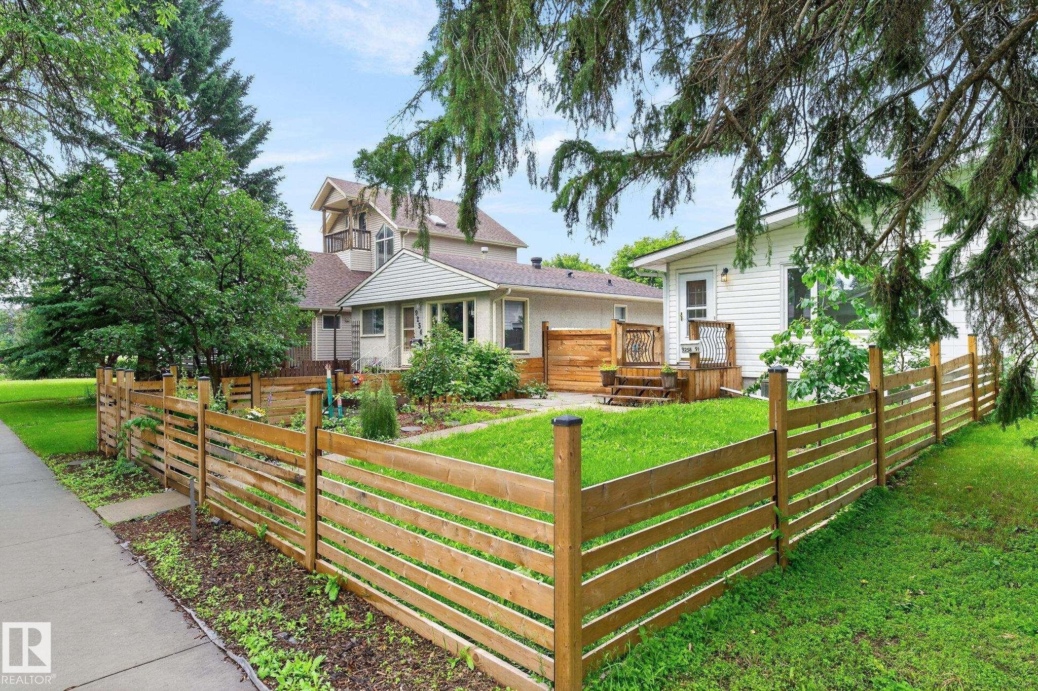 9258 91 Street Nw, Edmonton, AB - Outdoor