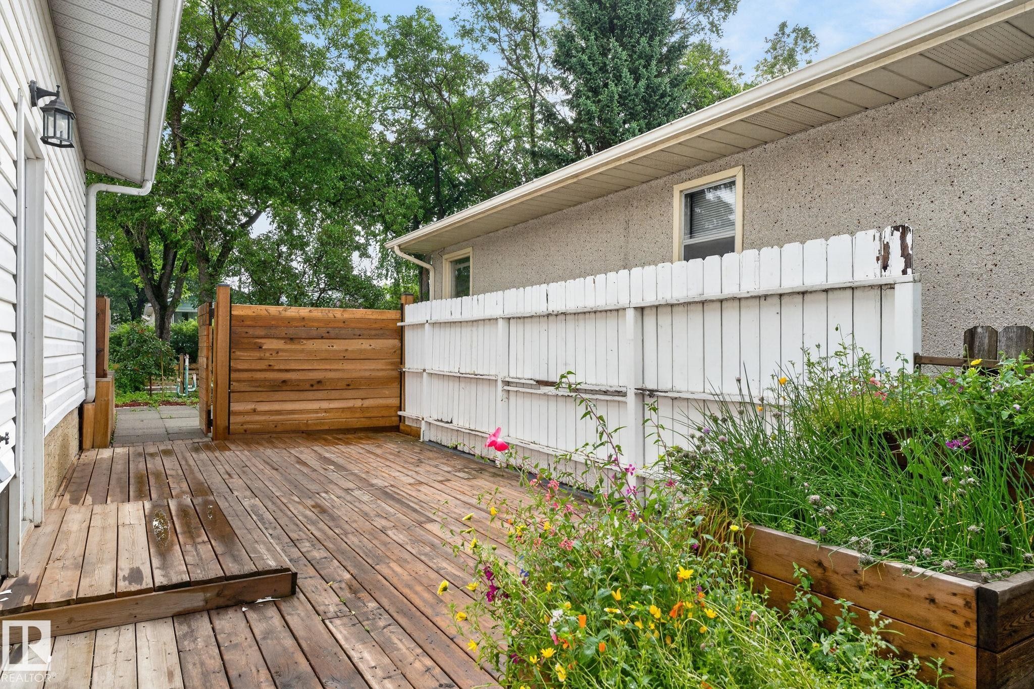 9258 91 Street Nw, Edmonton, AB - Outdoor With Exterior