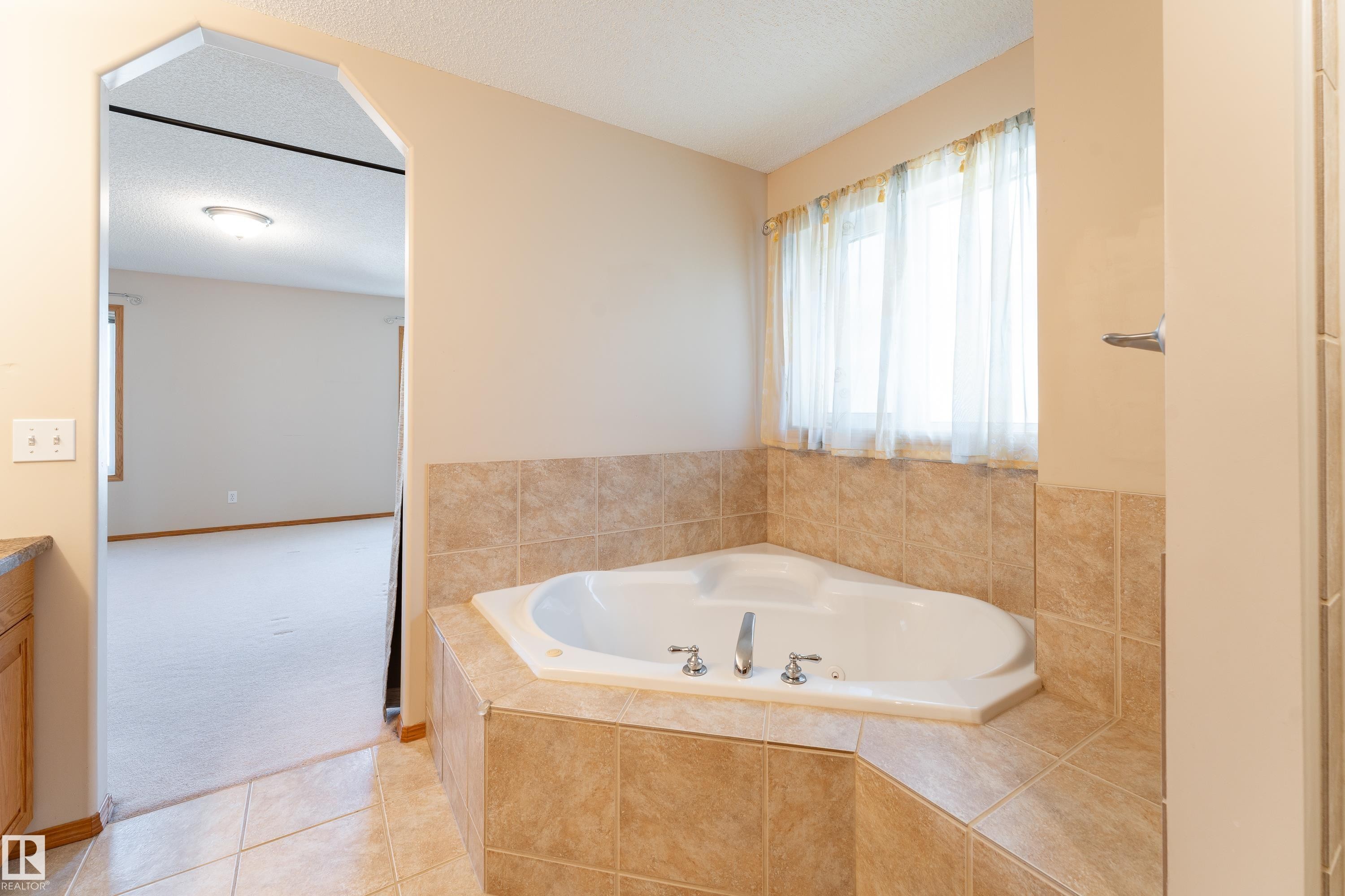 10820 178 Avenue Nw, Edmonton, AB