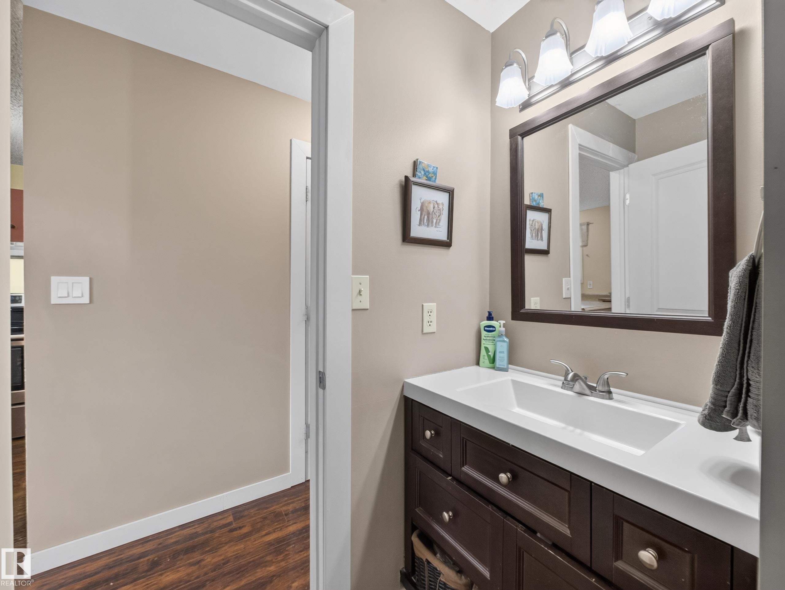 3503 42A Avenue Nw, Edmonton, AB