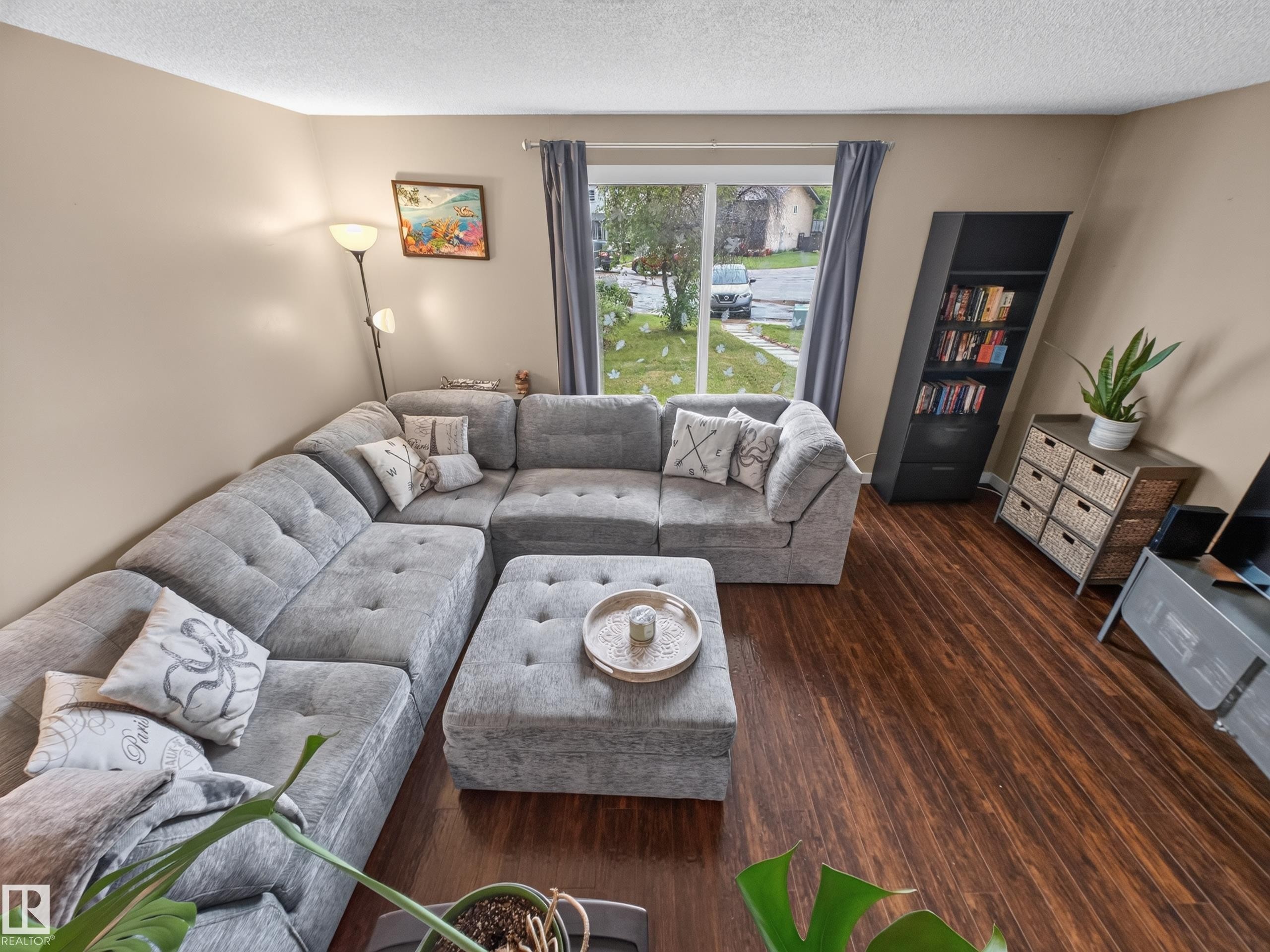 3503 42A Avenue Nw, Edmonton, AB