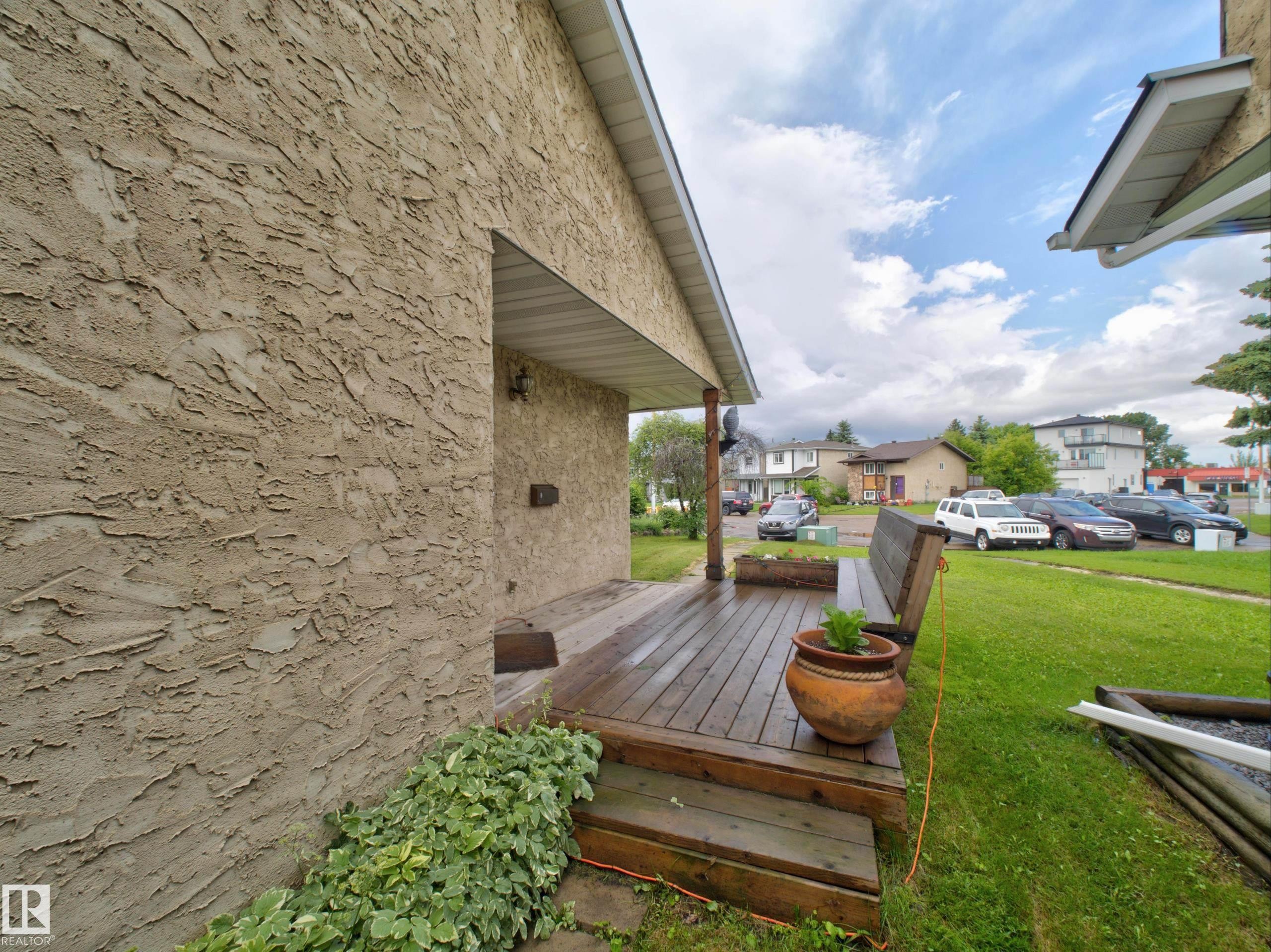 3503 42A Avenue Nw, Edmonton, AB