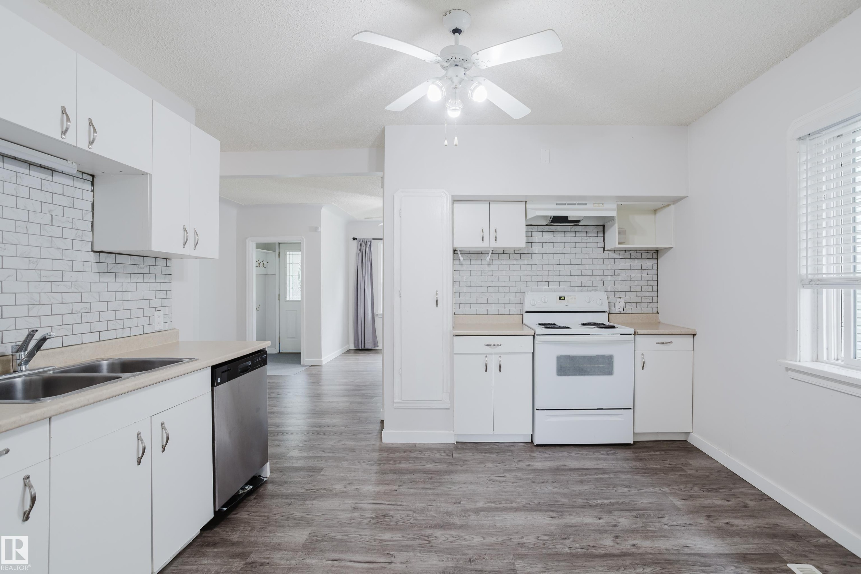 11934 87 Street Nw, Edmonton, AB