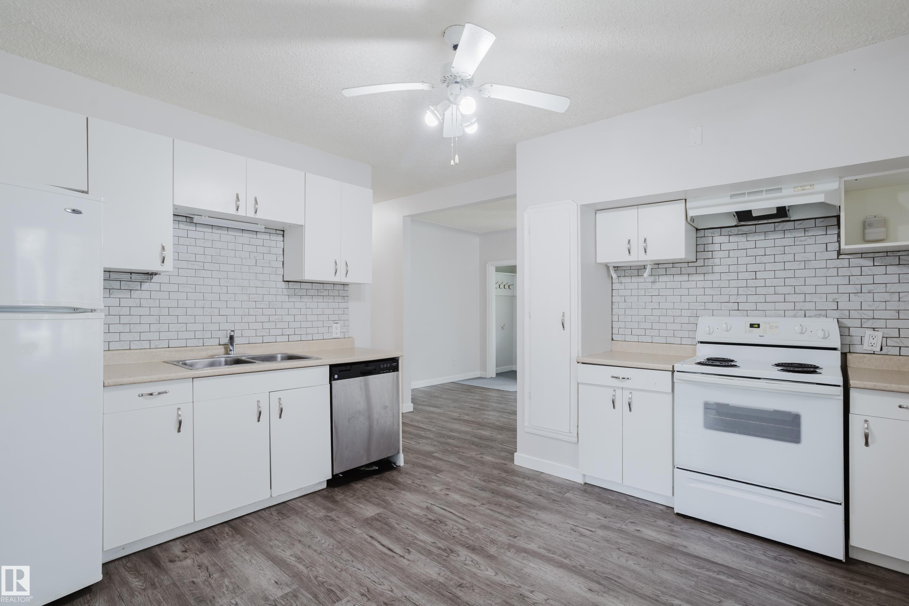 11934 87 Street Nw, Edmonton, AB