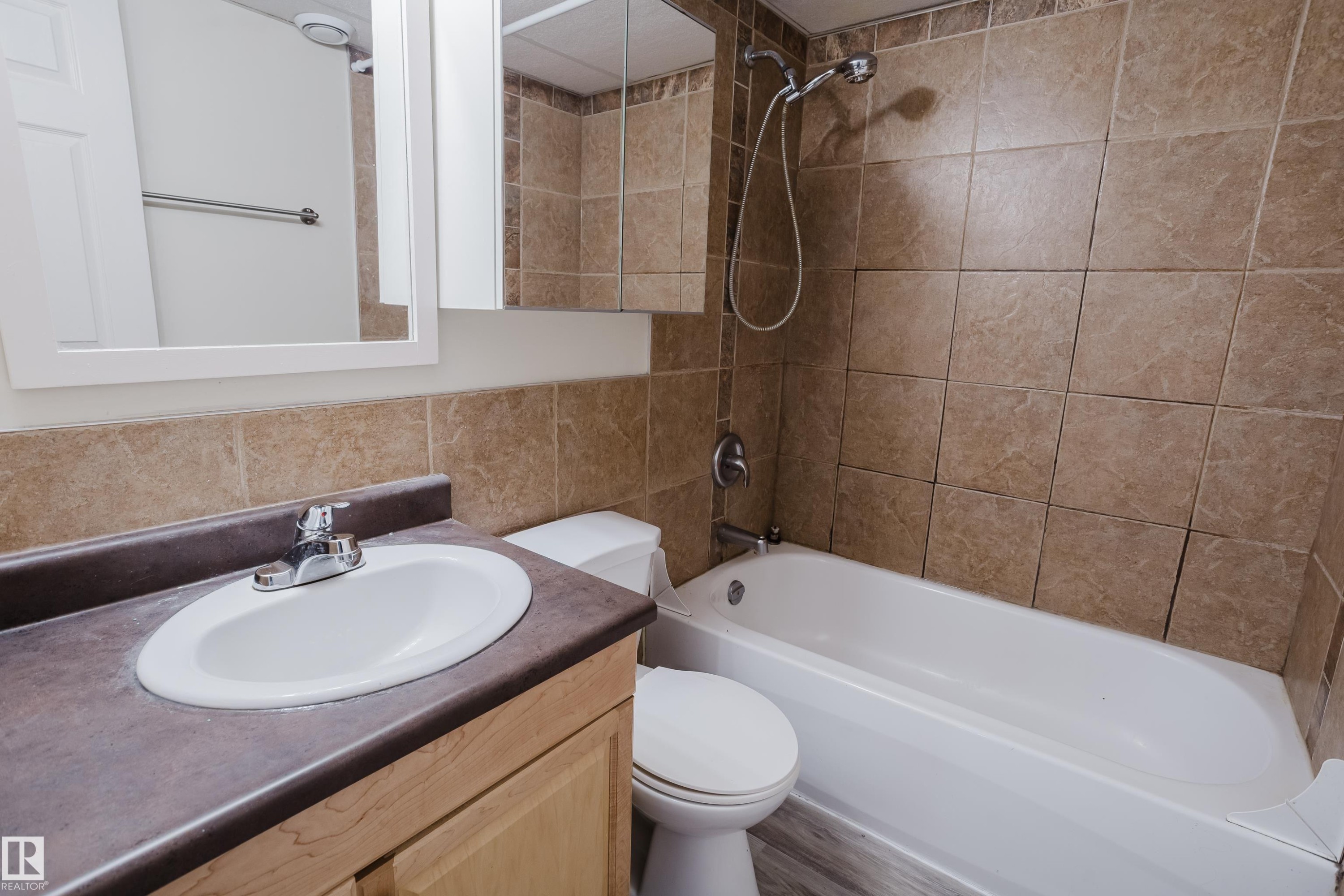 11934 87 Street Nw, Edmonton, AB