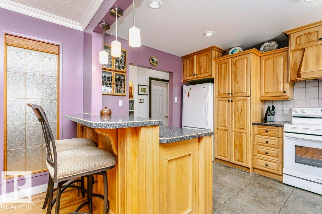 15634 81 Avenue Nw, Edmonton, AB