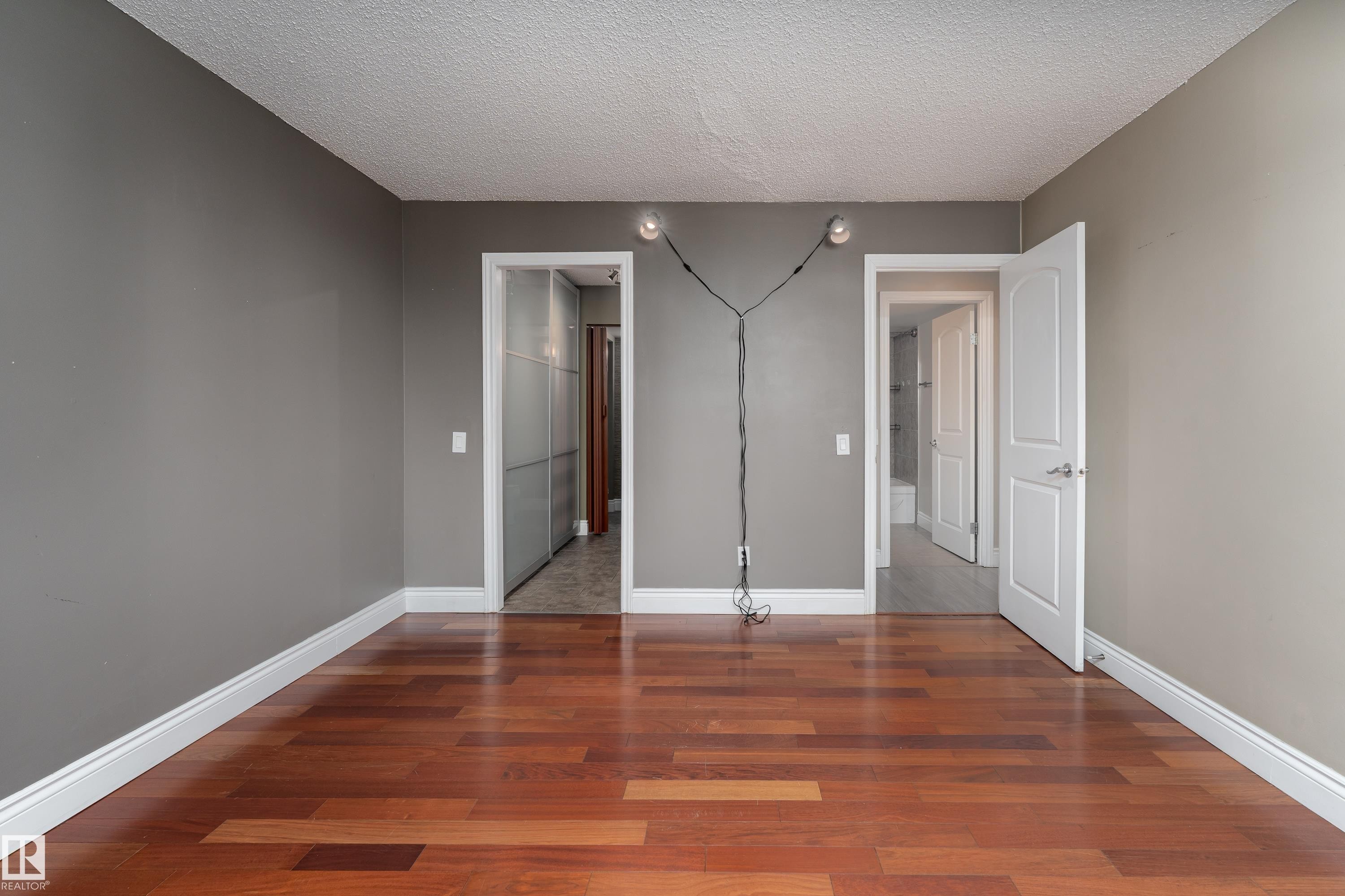 #901 10125 109 St Nw, Edmonton, AB