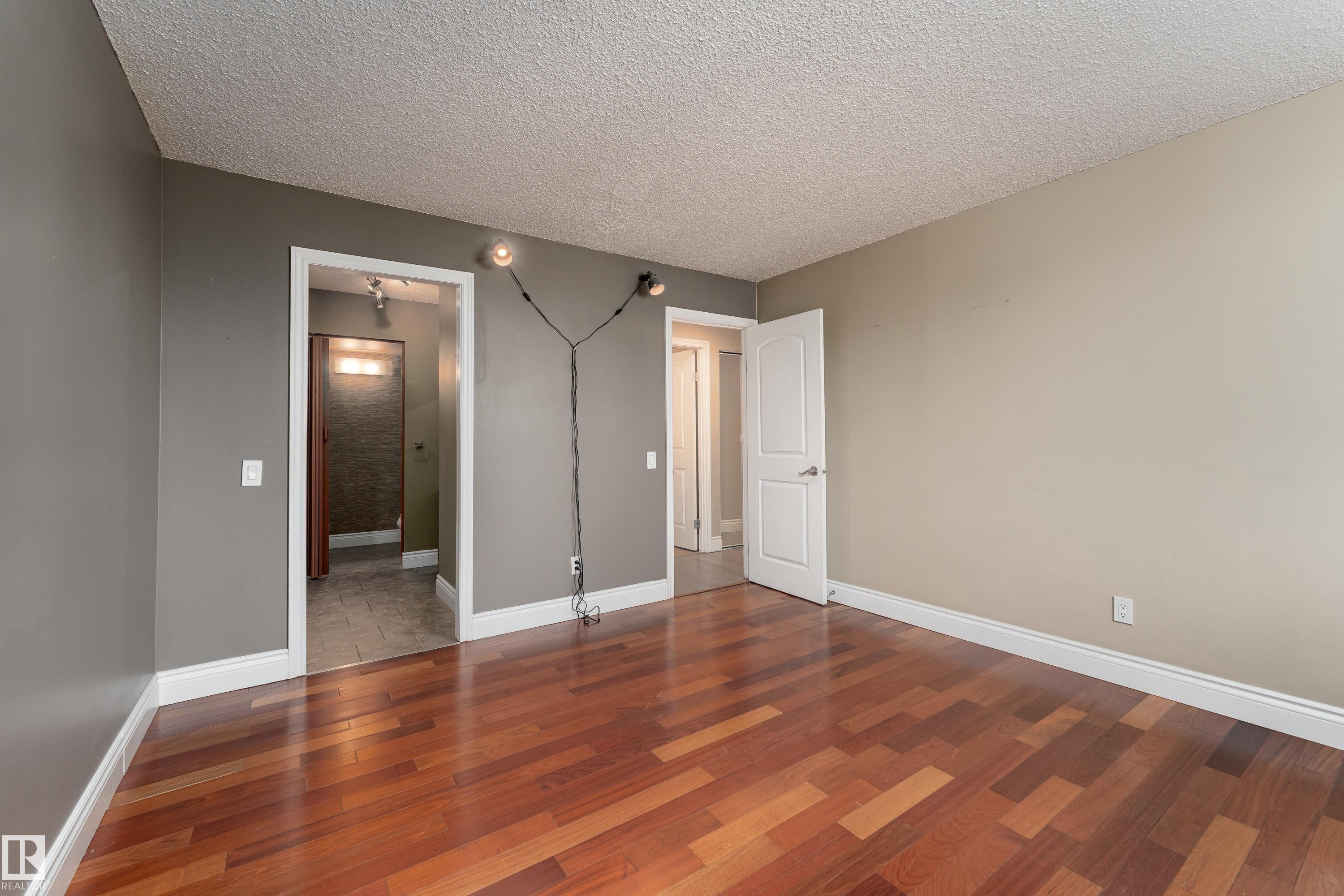 #901 10125 109 St Nw, Edmonton, AB