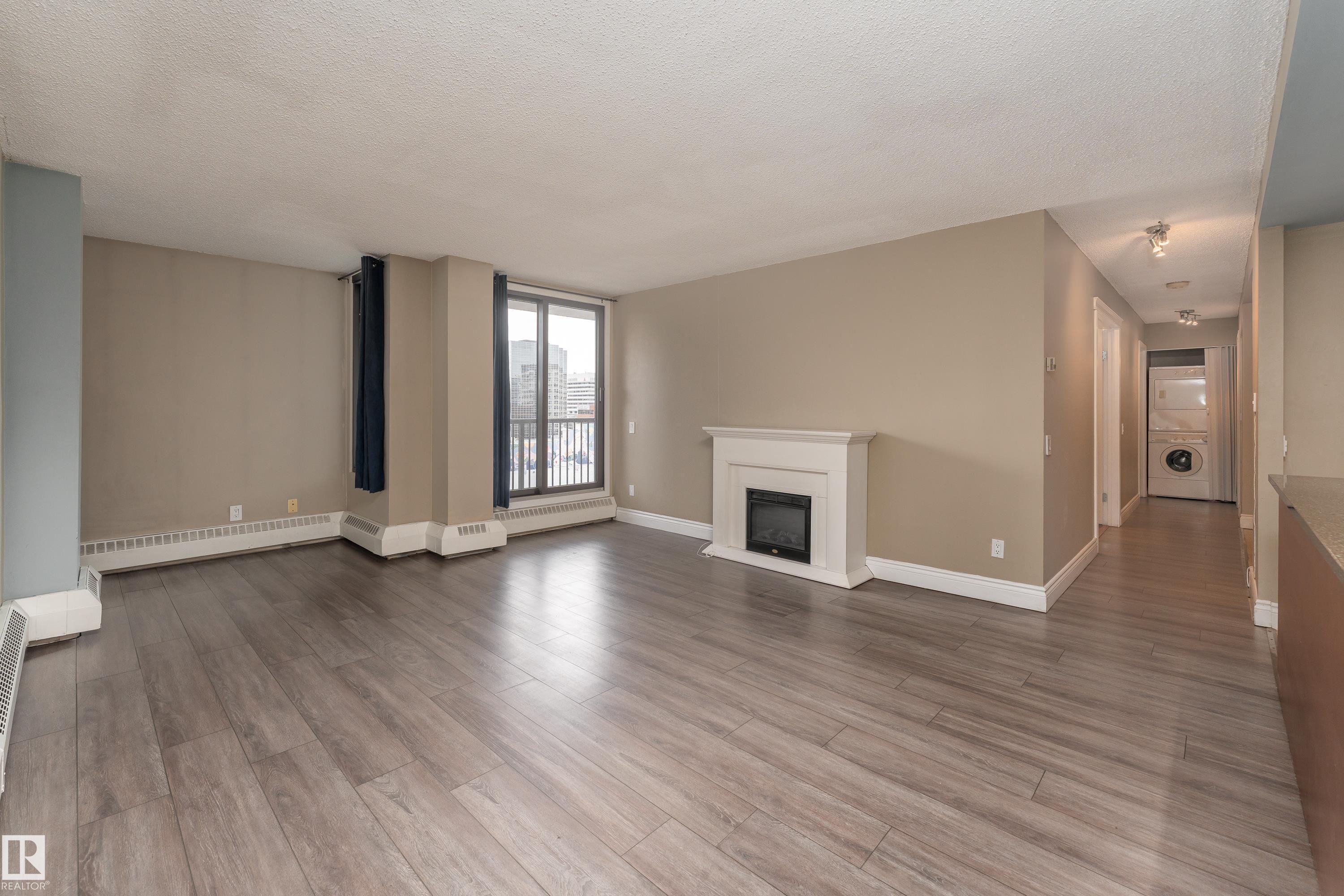 #901 10125 109 St Nw, Edmonton, AB