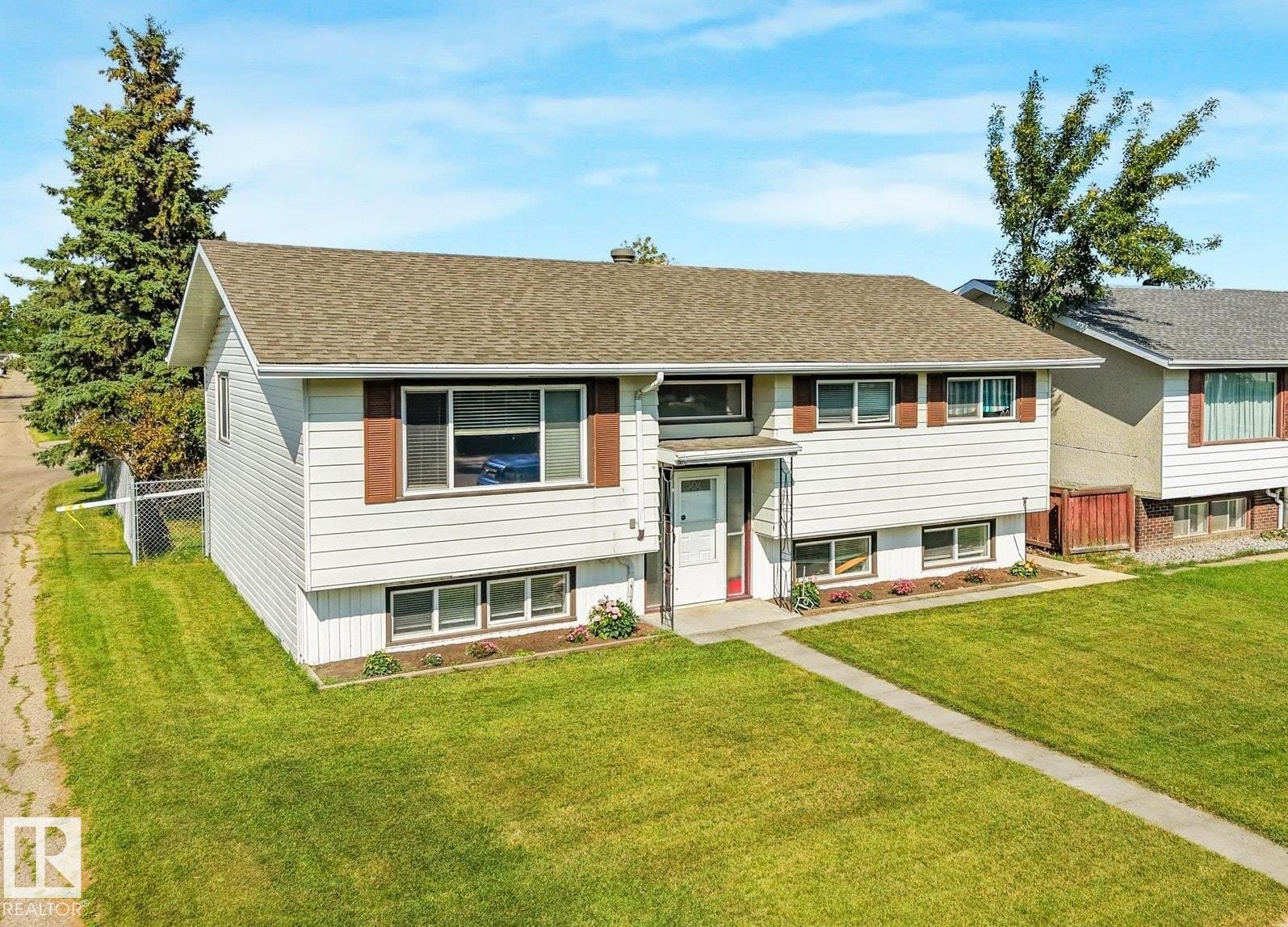 9532 138 Avenue Nw, Edmonton, AB