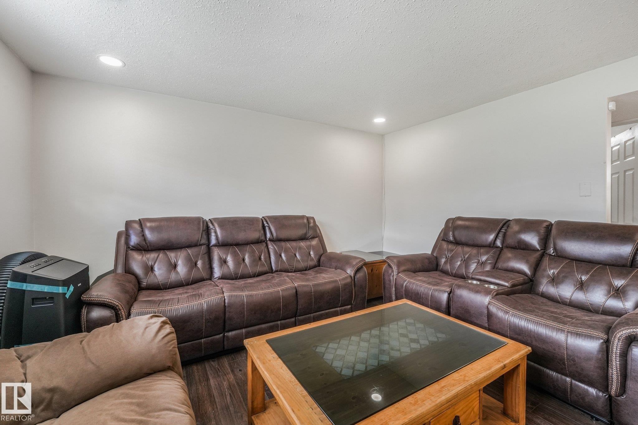 9532 138 Avenue Nw, Edmonton, AB