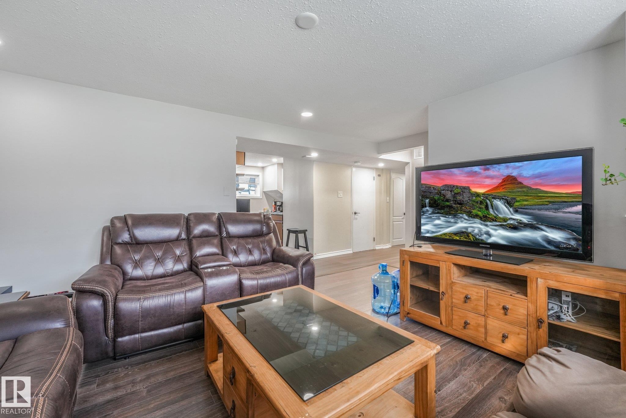 9532 138 Avenue Nw, Edmonton, AB