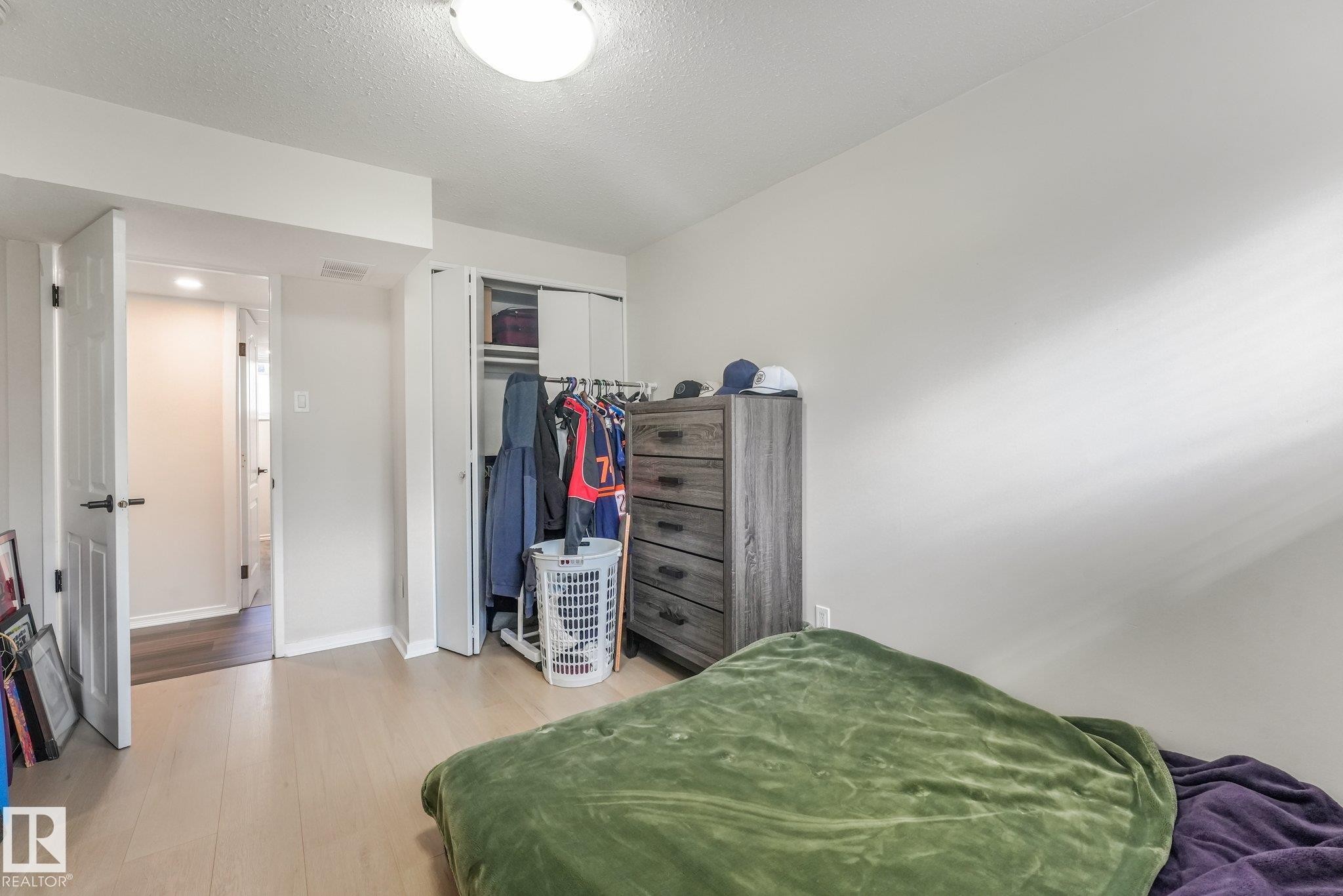 9532 138 Avenue Nw, Edmonton, AB