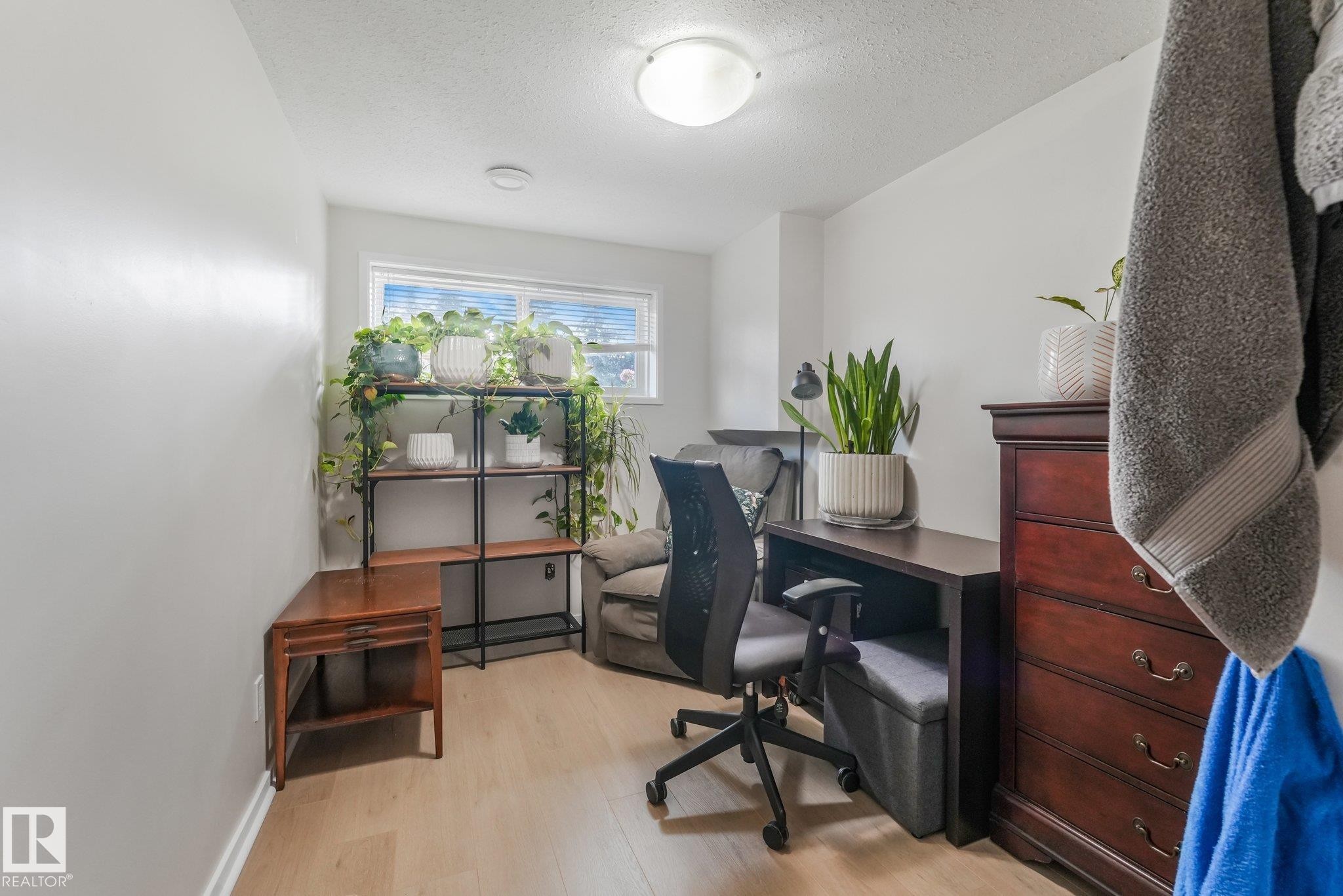 9532 138 Avenue Nw, Edmonton, AB