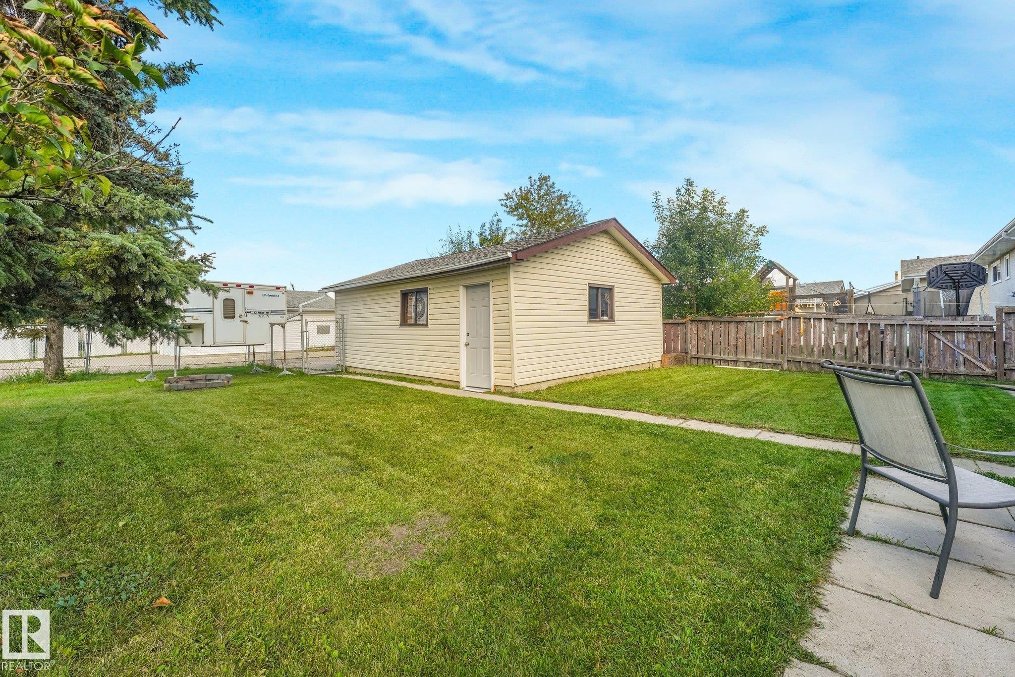 9532 138 Avenue Nw, Edmonton, AB