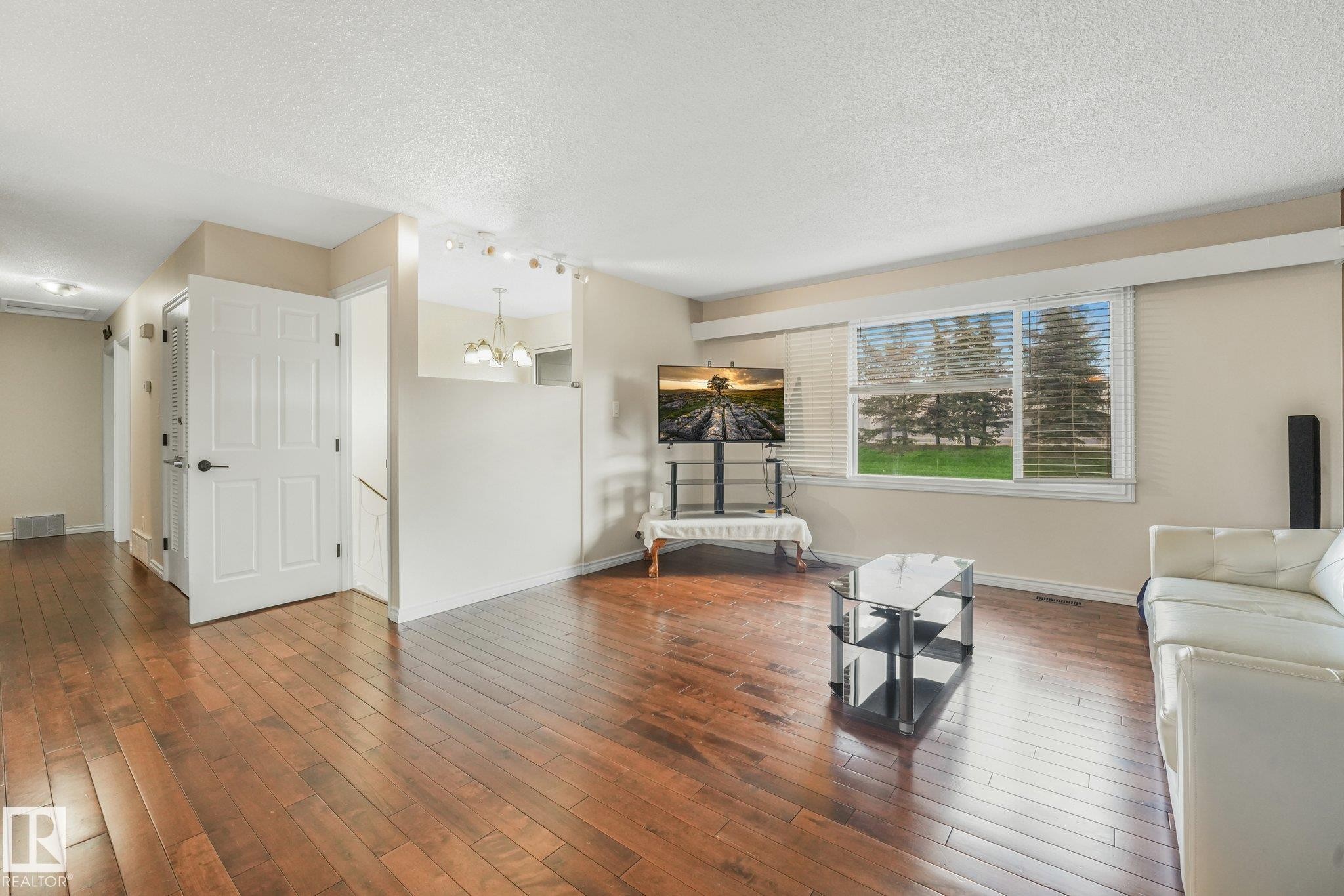 9532 138 Avenue Nw, Edmonton, AB