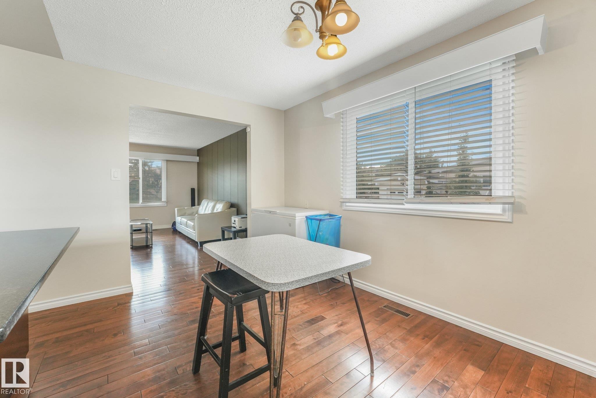 9532 138 Avenue Nw, Edmonton, AB