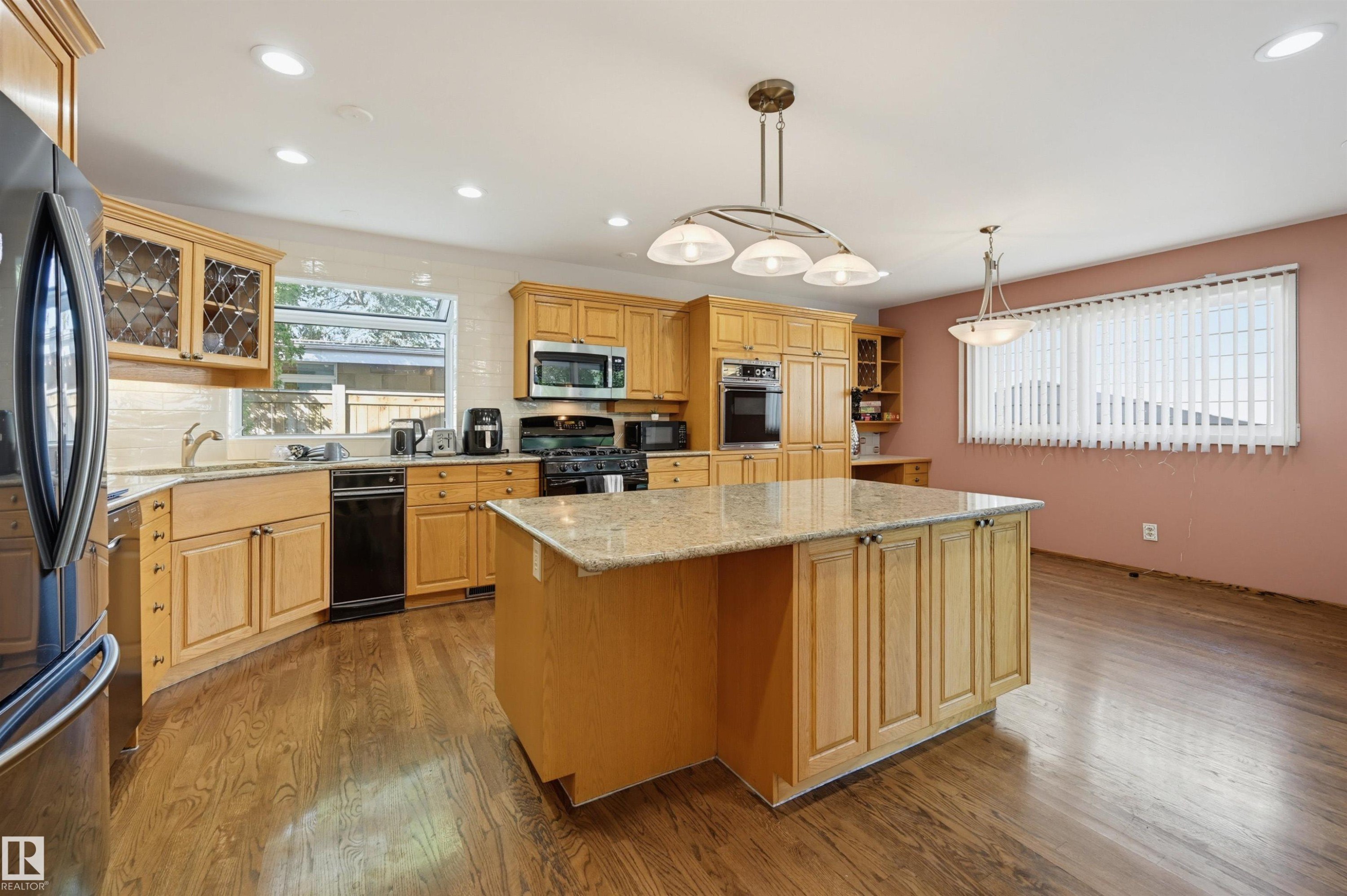 13908 89A Avenue Nw, Edmonton, AB
