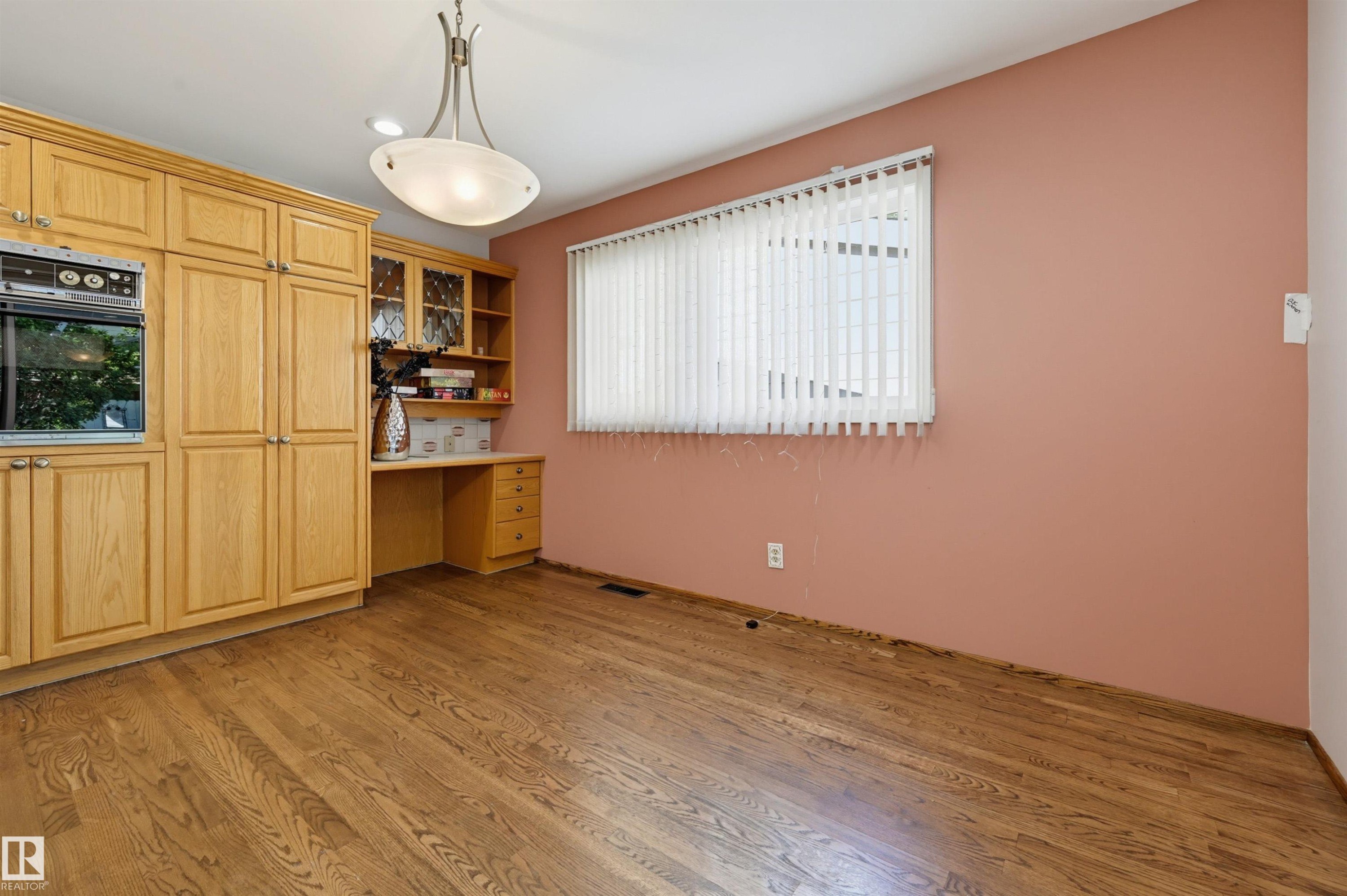 13908 89A Avenue Nw, Edmonton, AB