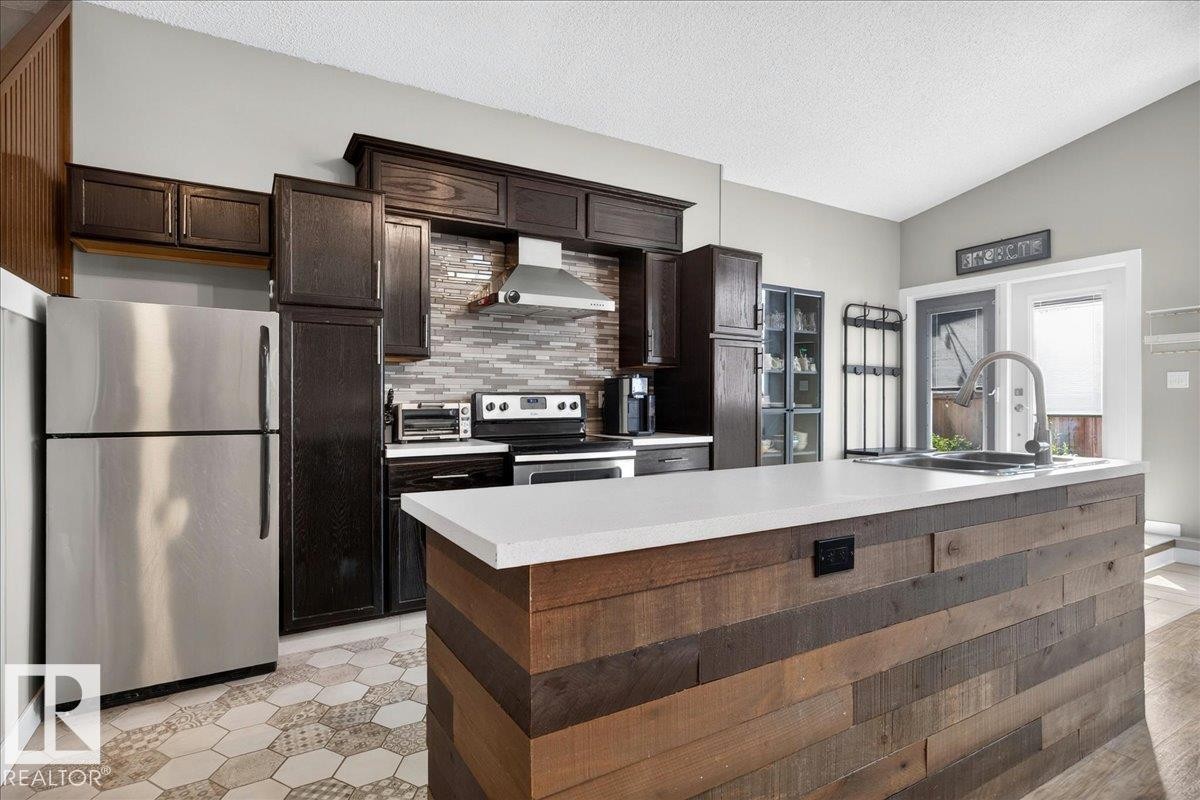 5211 94A Avenue Nw, Edmonton, AB