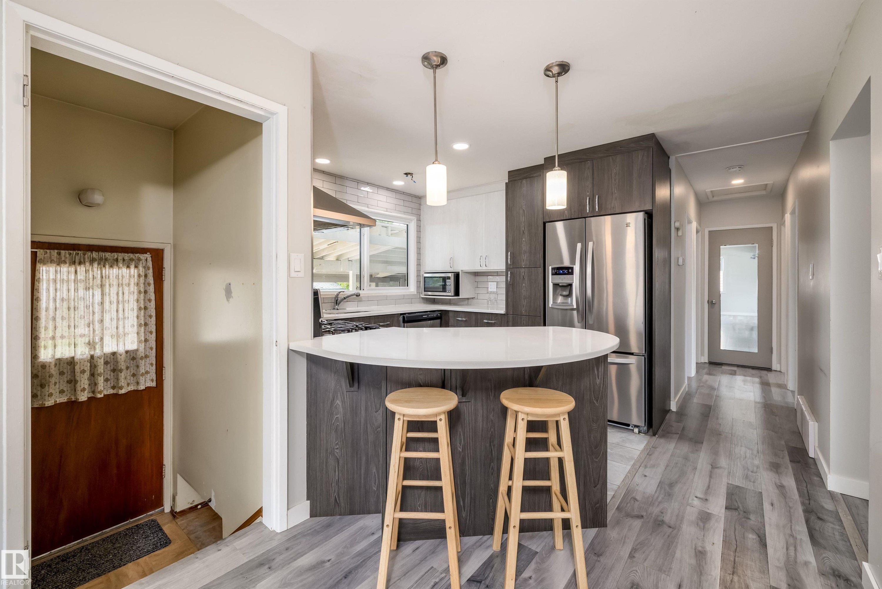 13207 77 Street Nw, Edmonton, AB - Indoor Photo Showing Kitchen With Upgraded Kitchen