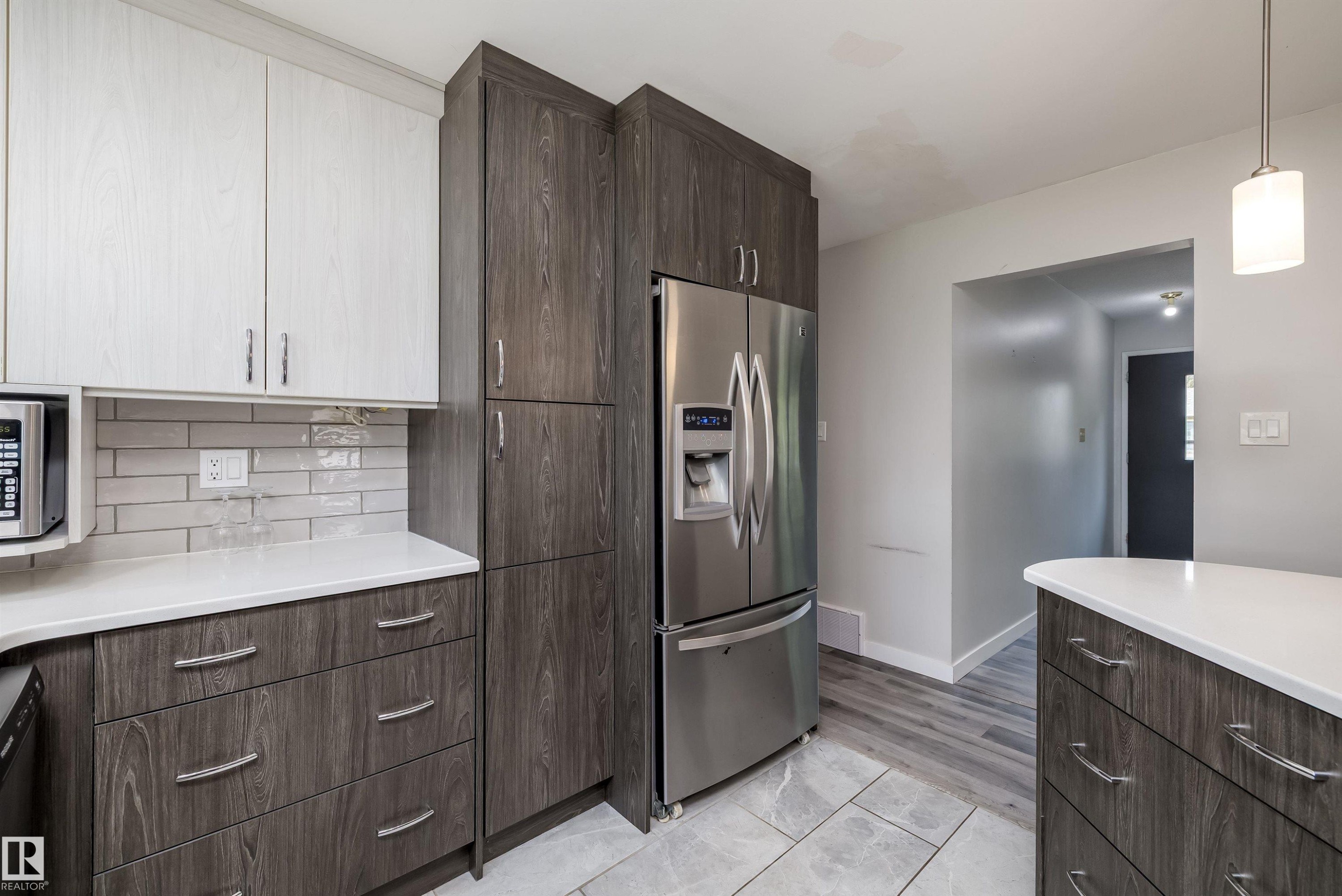 13207 77 Street Nw, Edmonton, AB - Indoor Photo Showing Kitchen