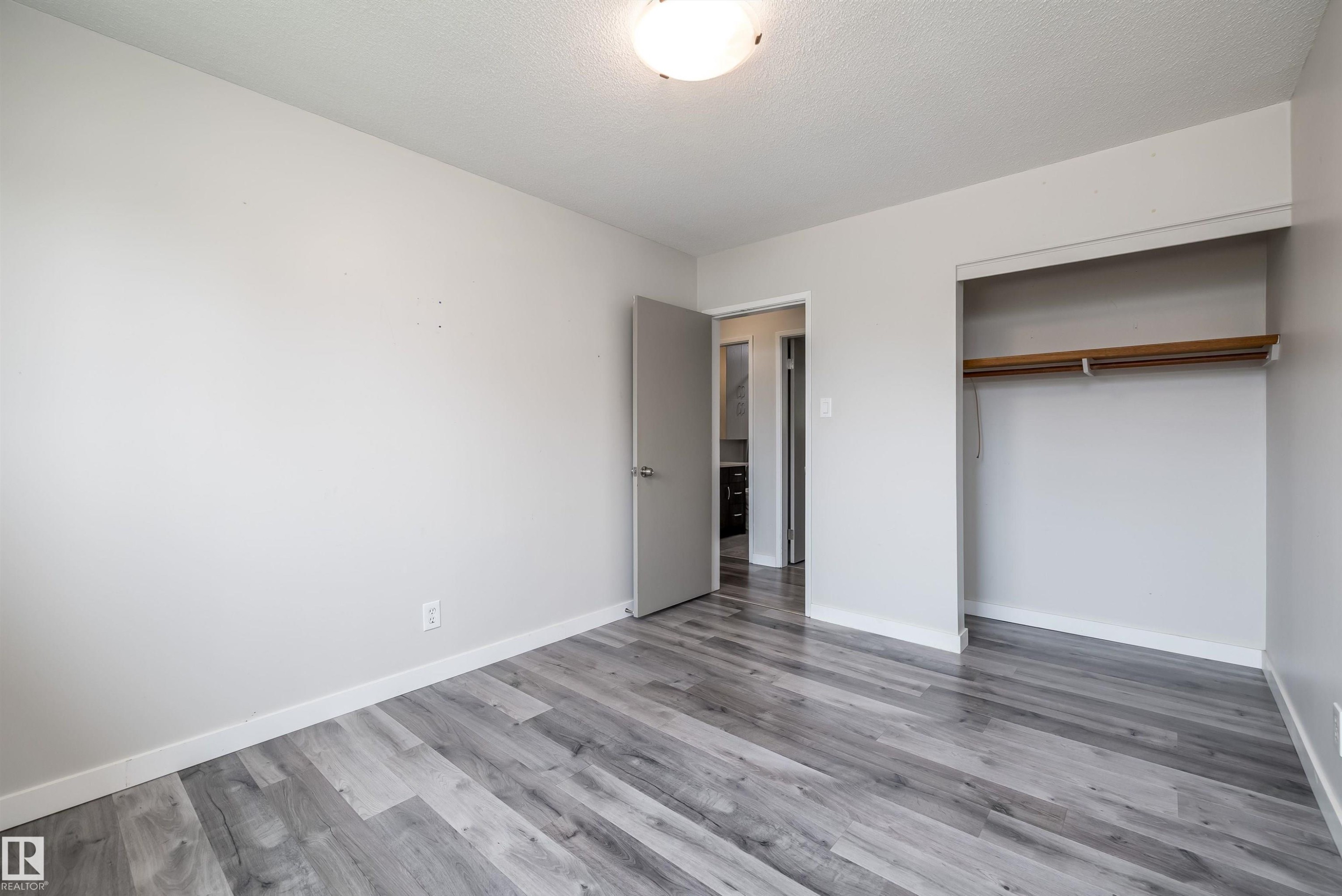 13207 77 Street Nw, Edmonton, AB - Indoor Photo Showing Other Room