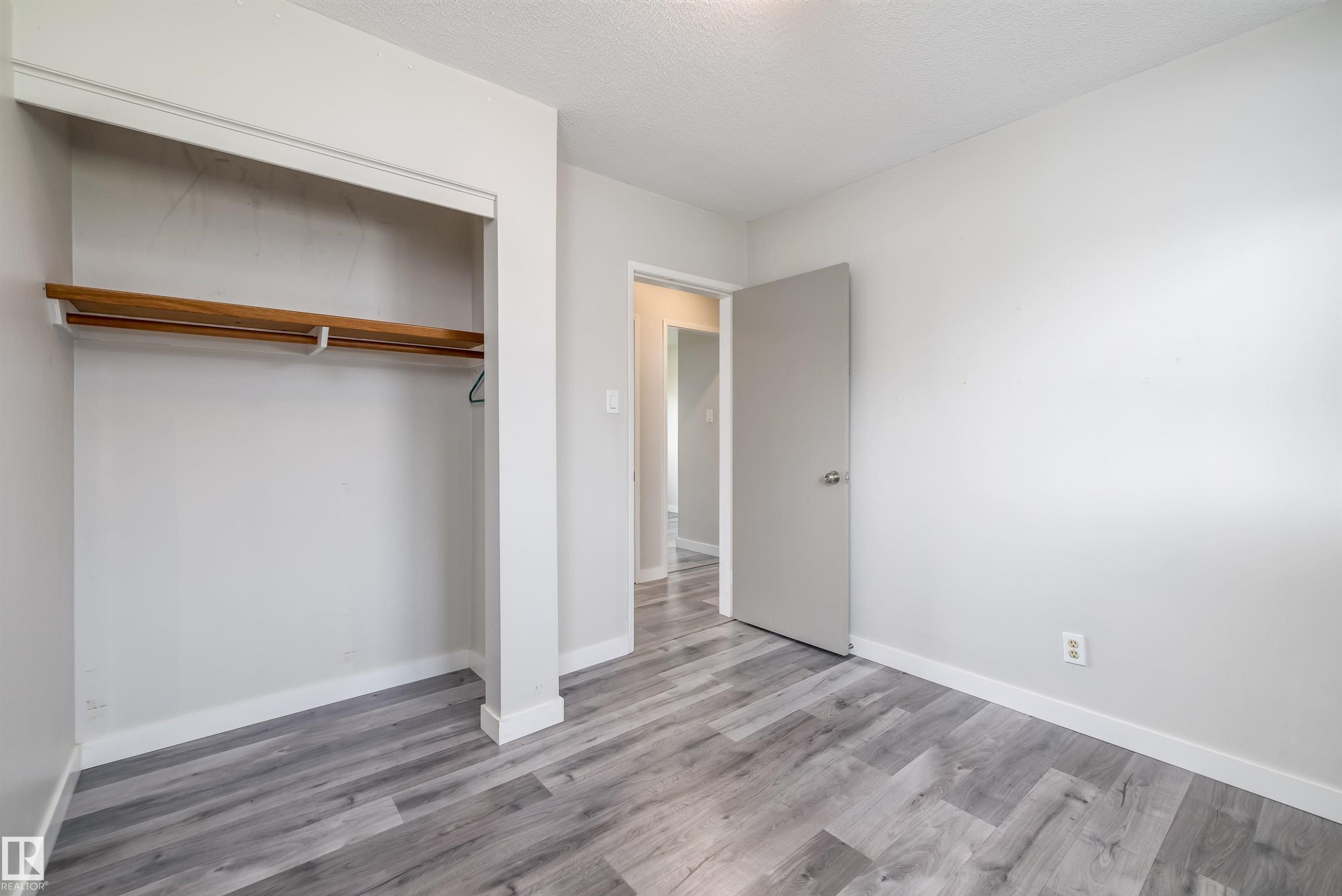 13207 77 Street Nw, Edmonton, AB - Indoor Photo Showing Other Room