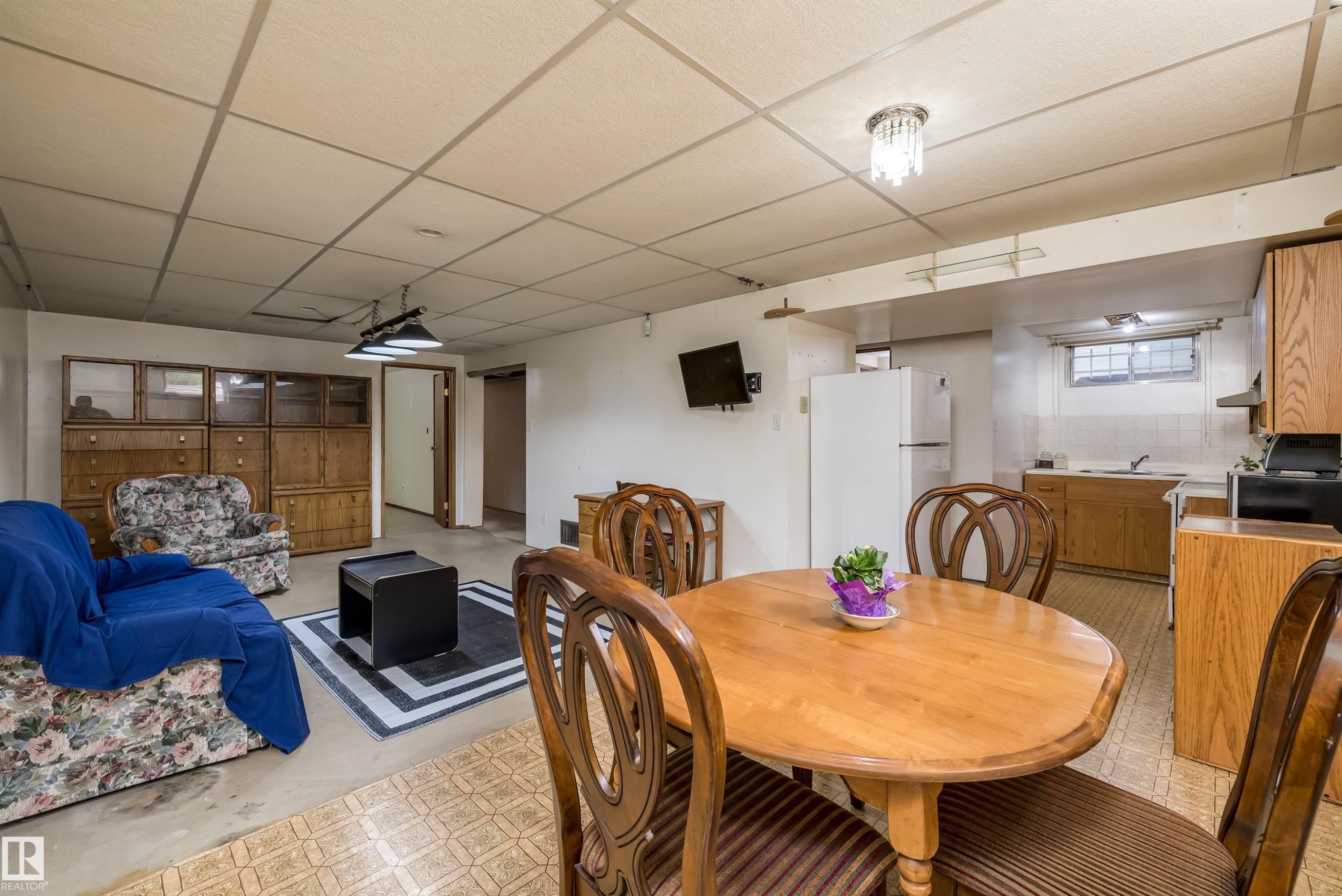 13207 77 Street Nw, Edmonton, AB - Indoor Photo Showing Dining Room