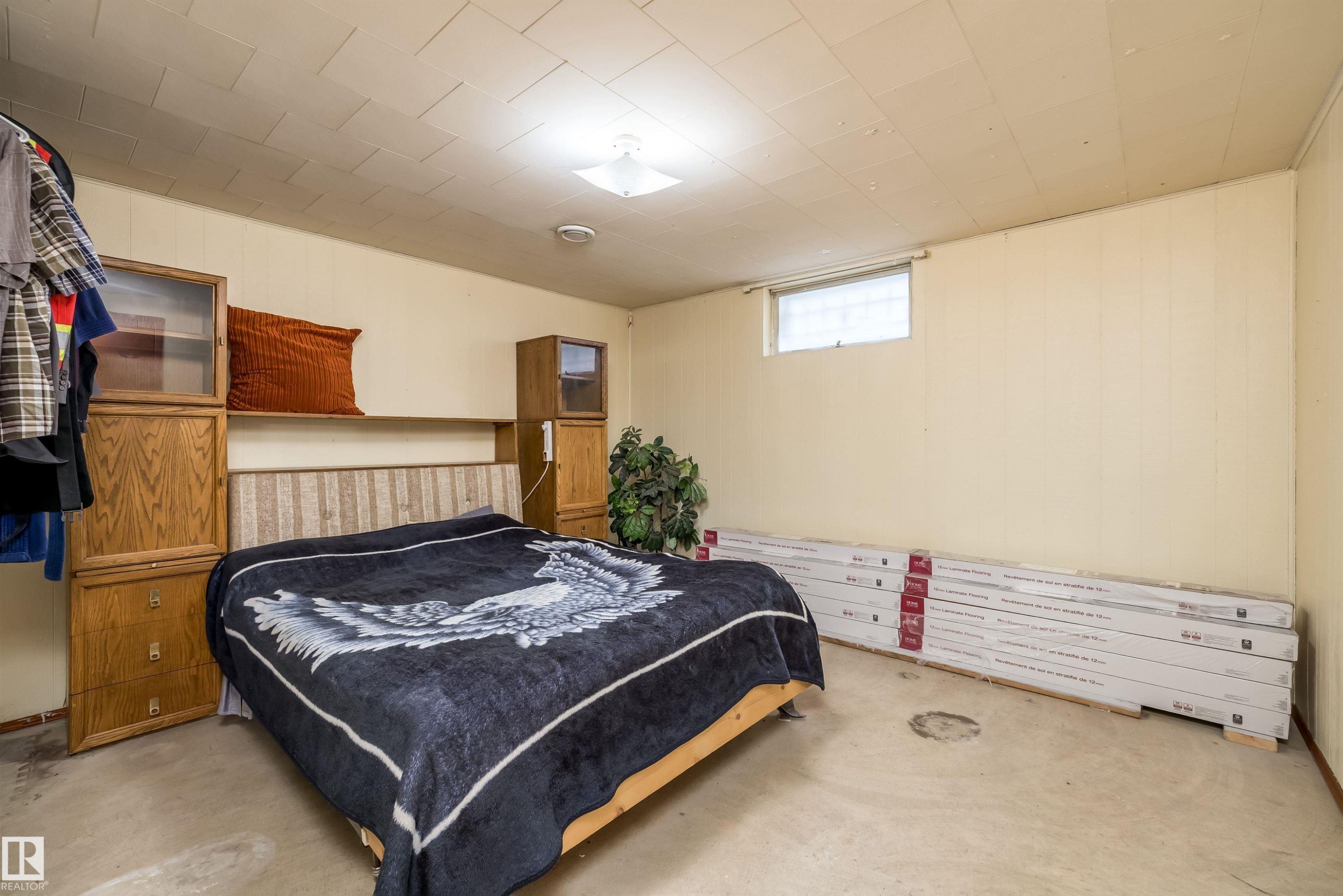 13207 77 Street Nw, Edmonton, AB - Indoor Photo Showing Bedroom