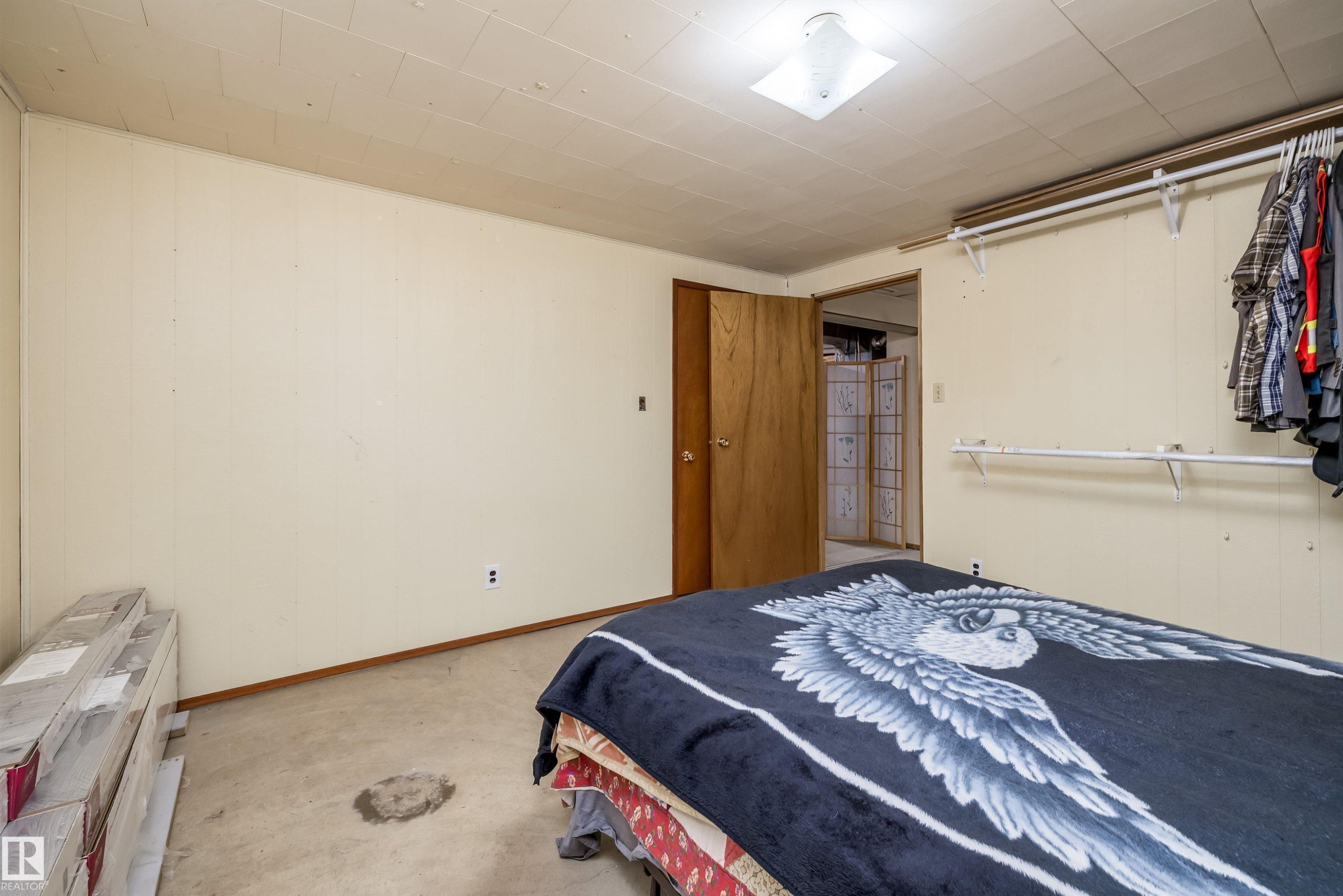 13207 77 Street Nw, Edmonton, AB - Indoor Photo Showing Bedroom