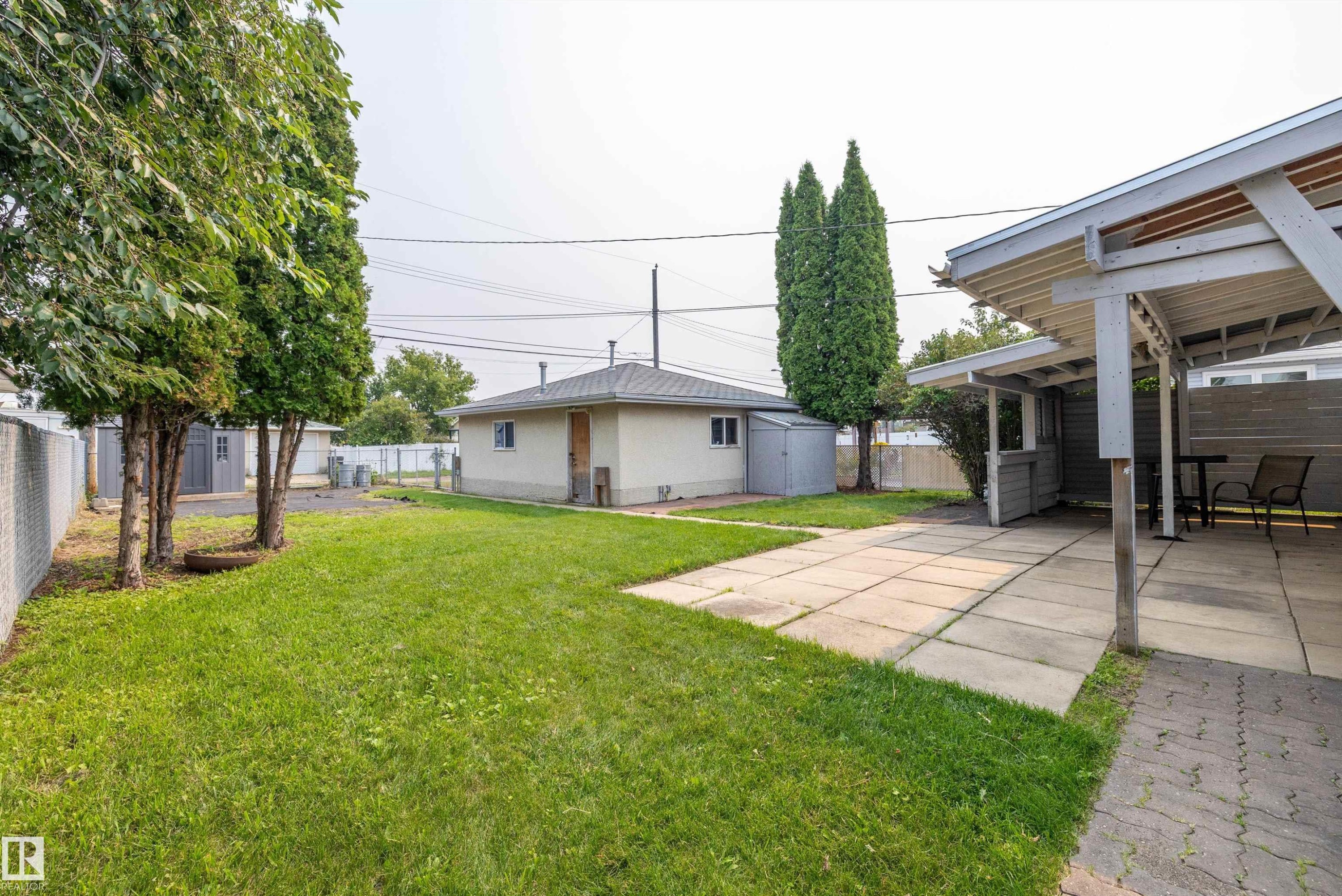 13207 77 Street Nw, Edmonton, AB - Outdoor