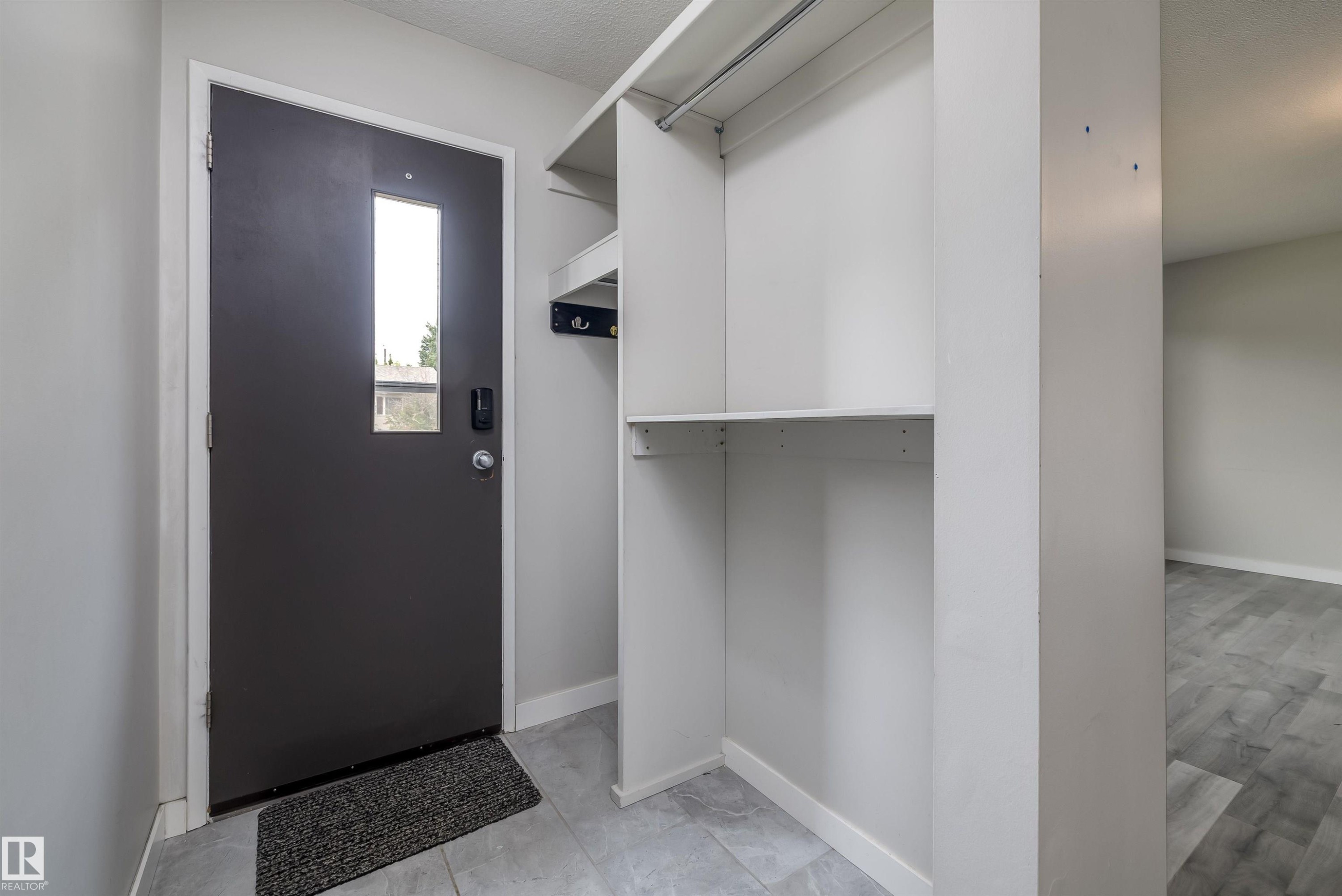 13207 77 Street Nw, Edmonton, AB - Indoor Photo Showing Other Room