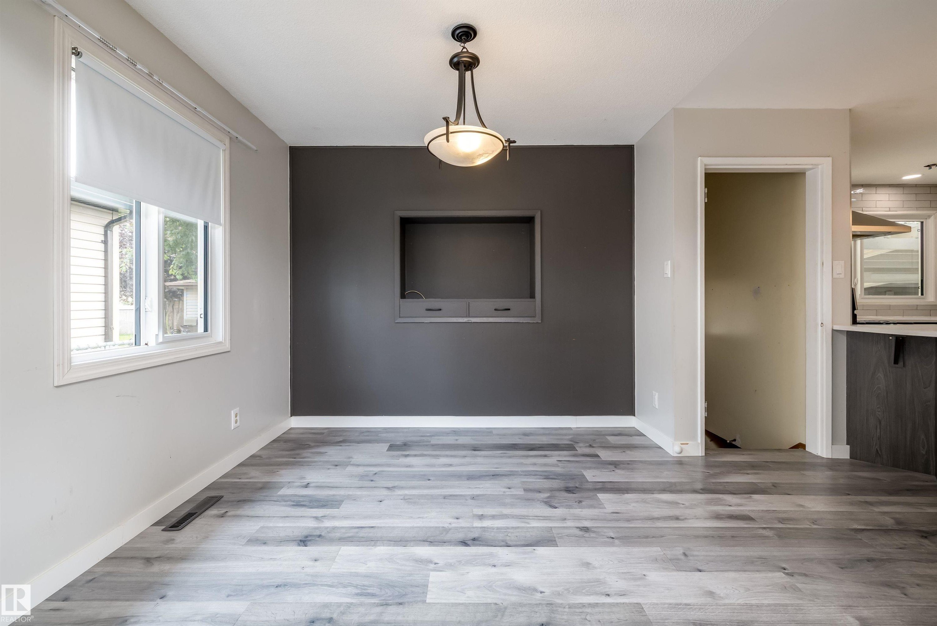 13207 77 Street Nw, Edmonton, AB - Indoor Photo Showing Other Room