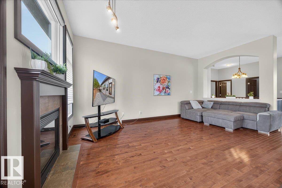 3606 Mclay Court Nw, Edmonton, AB