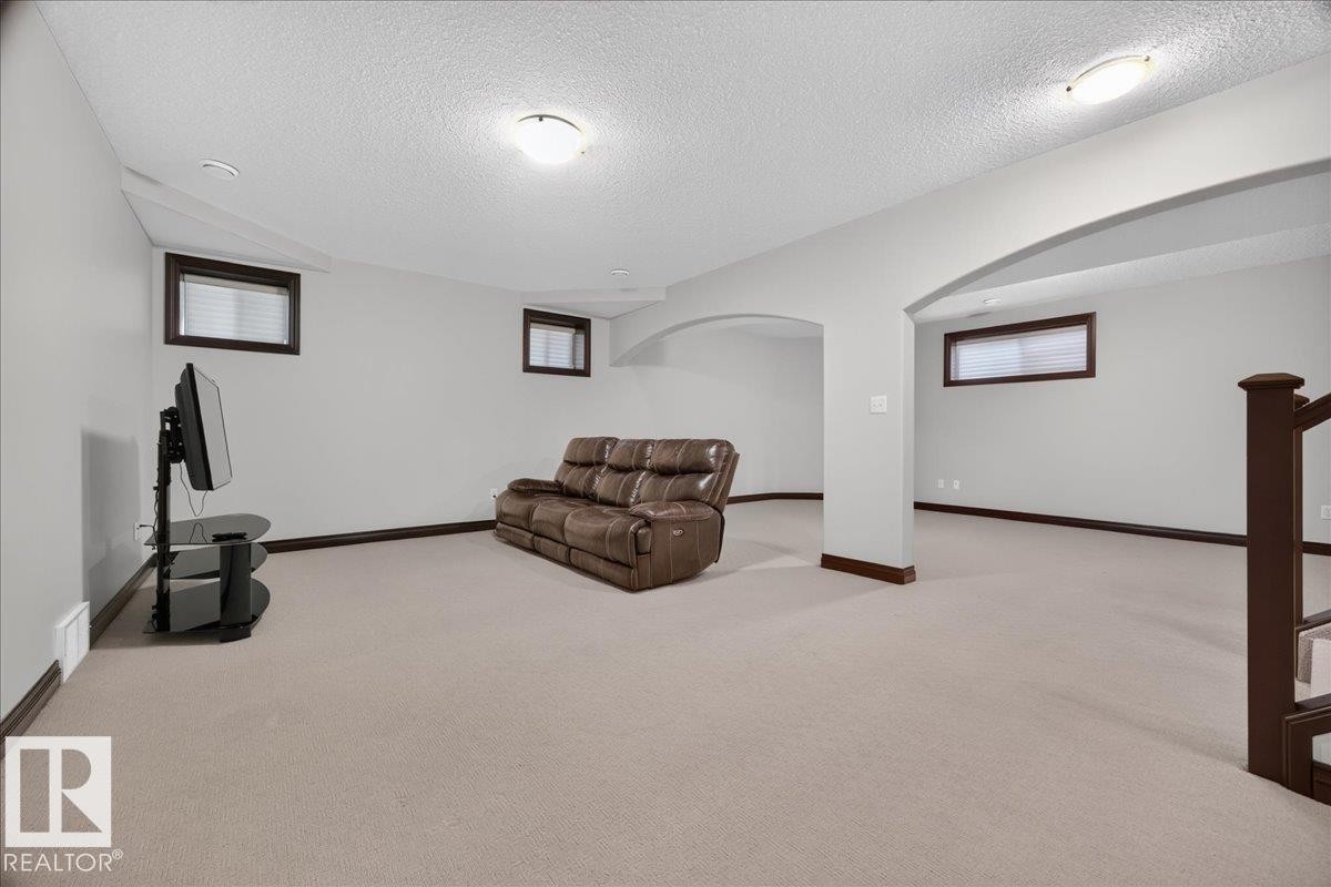 3606 Mclay Court Nw, Edmonton, AB