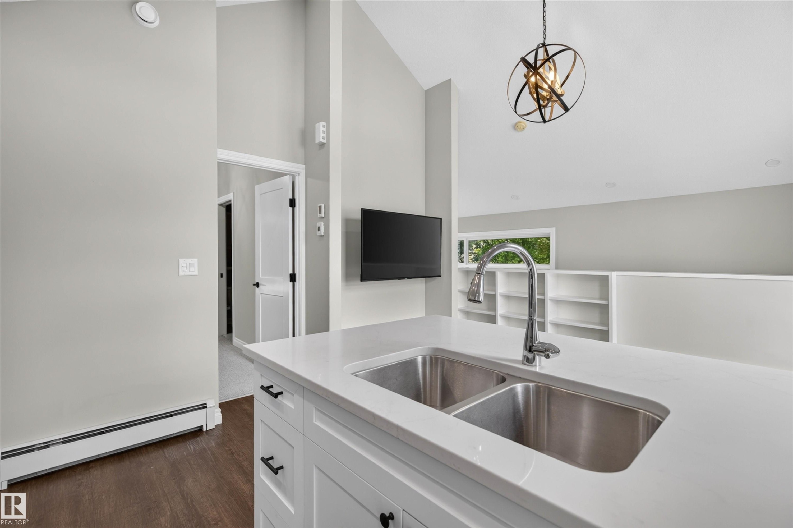 11212 75 Avenue Nw, Edmonton, AB
