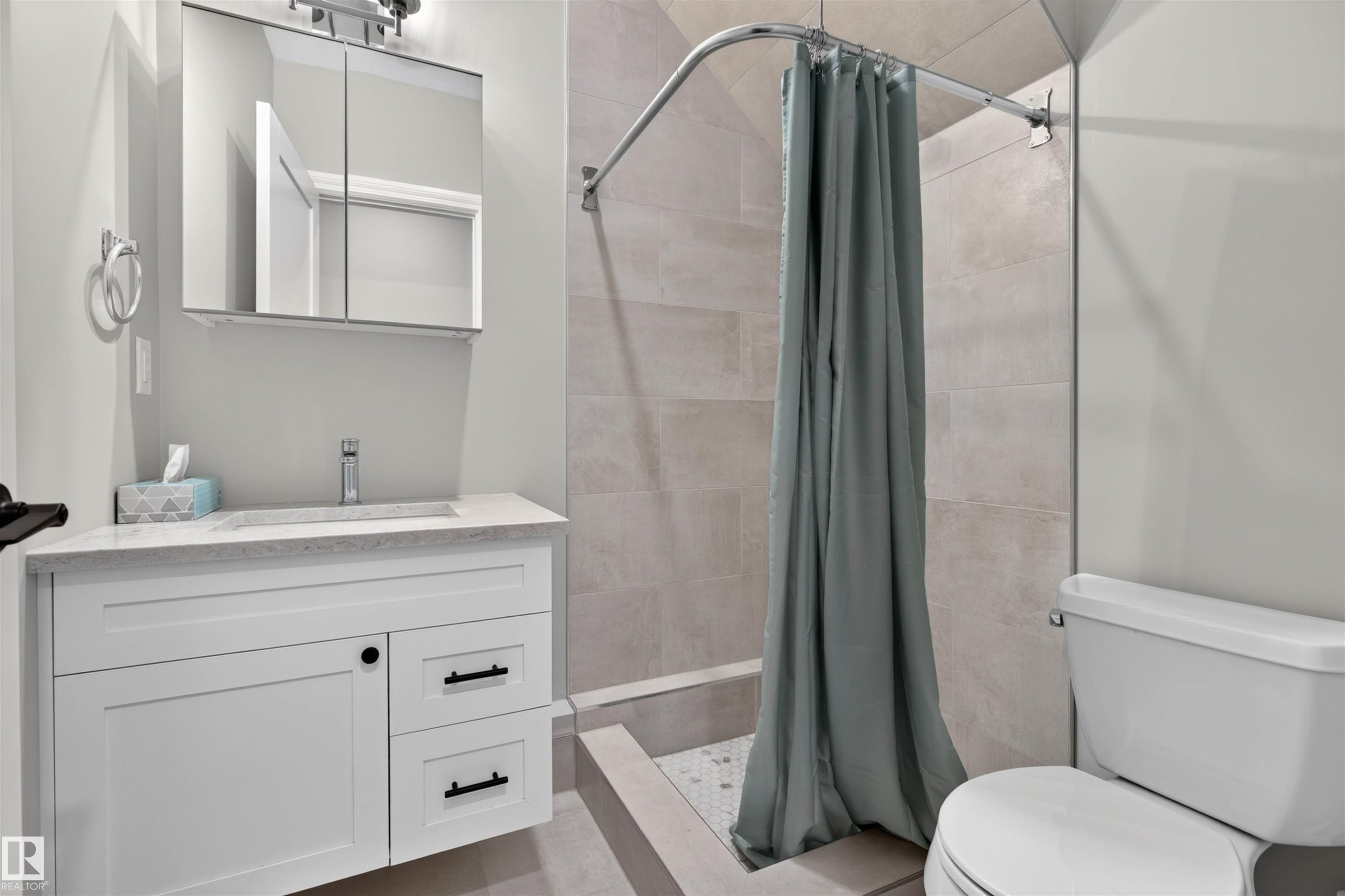 11212 75 Avenue Nw, Edmonton, AB