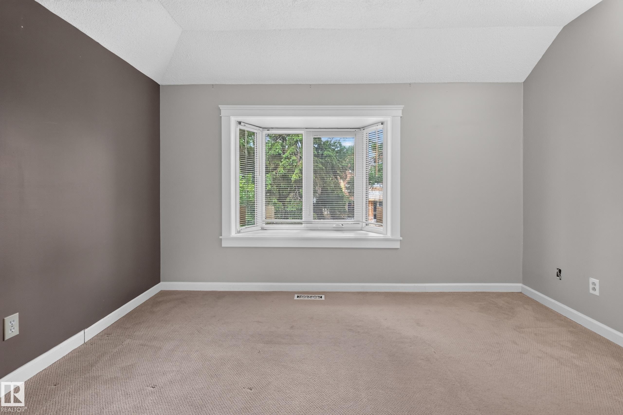 11212 75 Avenue Nw, Edmonton, AB