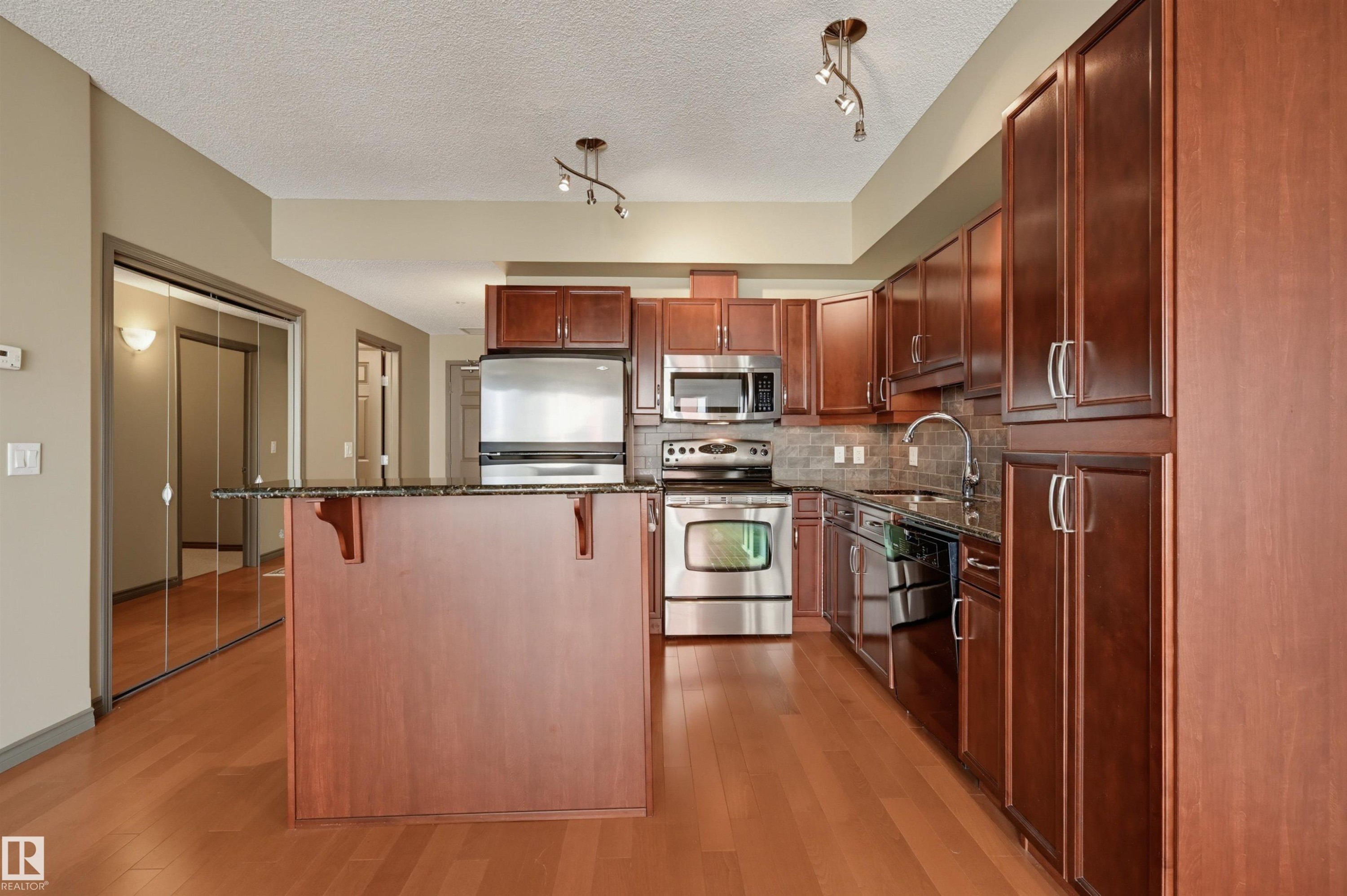 #610 10303 111 St Nw, Edmonton, AB