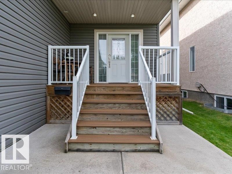496 Ravine Court, Devon, AB