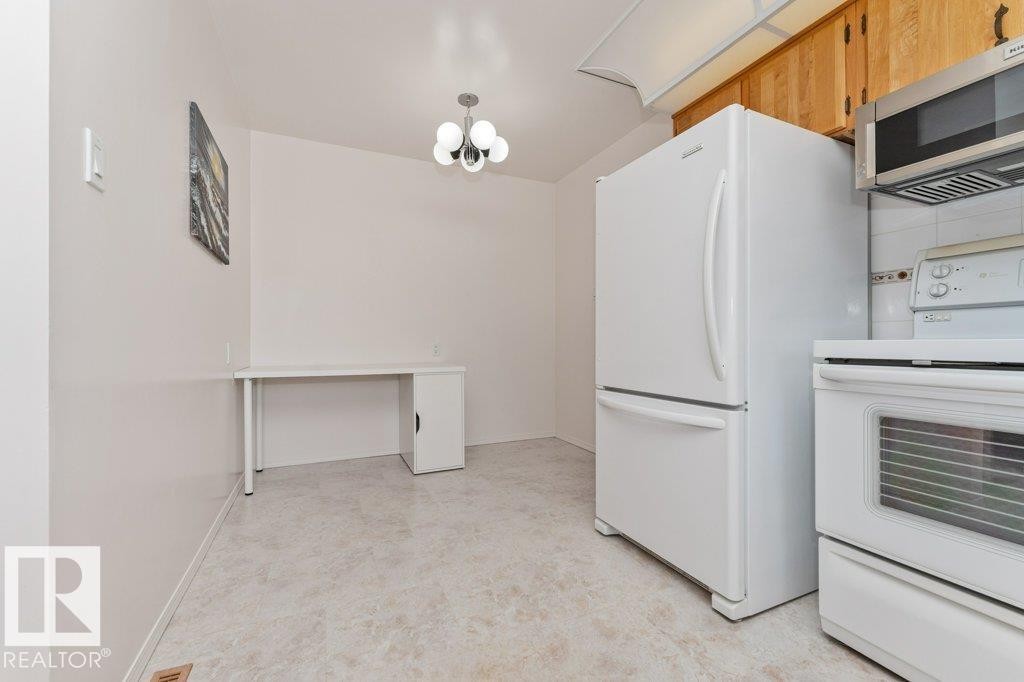 Eat-in Kitchen - 11415 56 Avenue Nw, Edmonton, AB