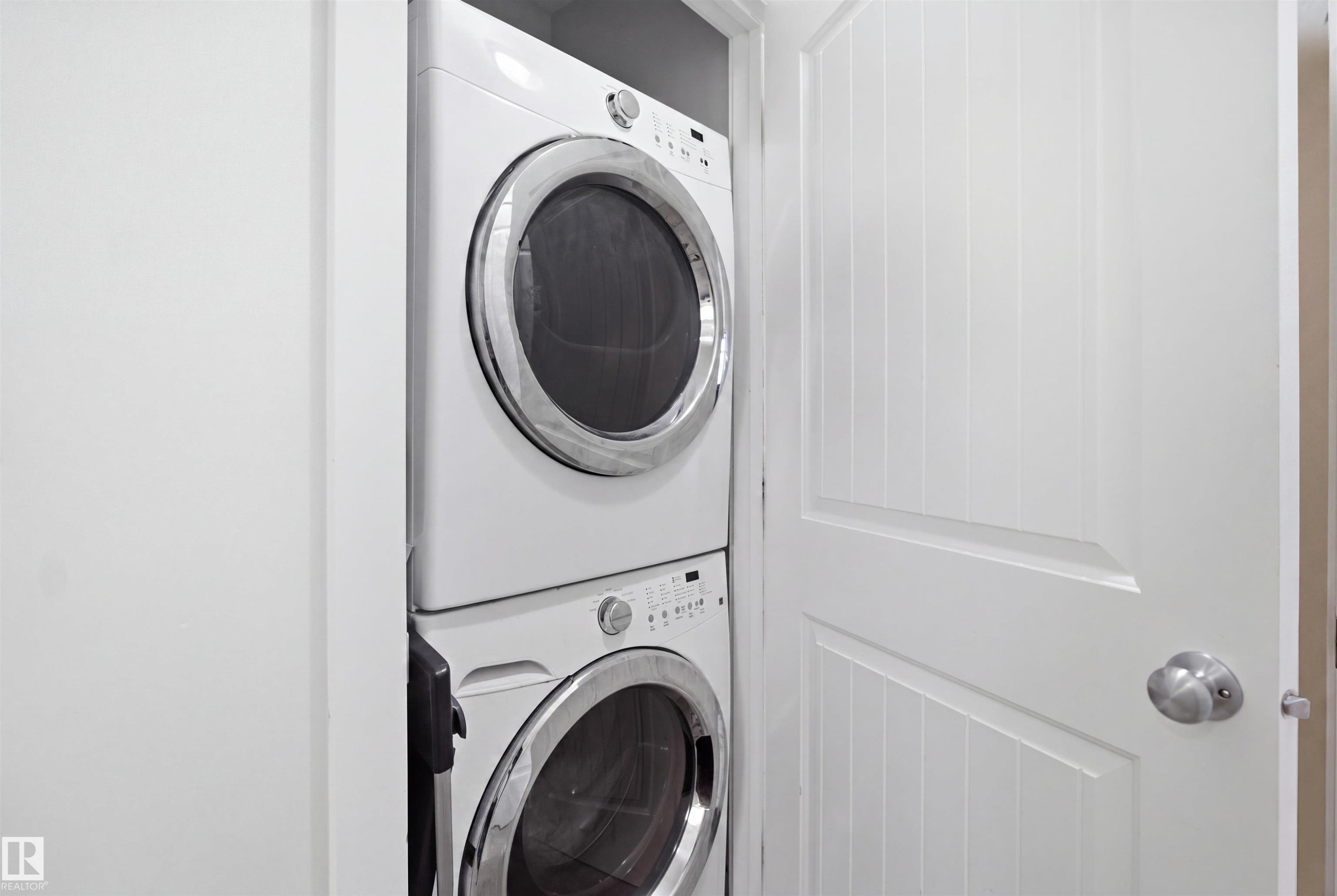 Stackable washer and dryer unit - #22 723 172 Street Sw, Edmonton, AB