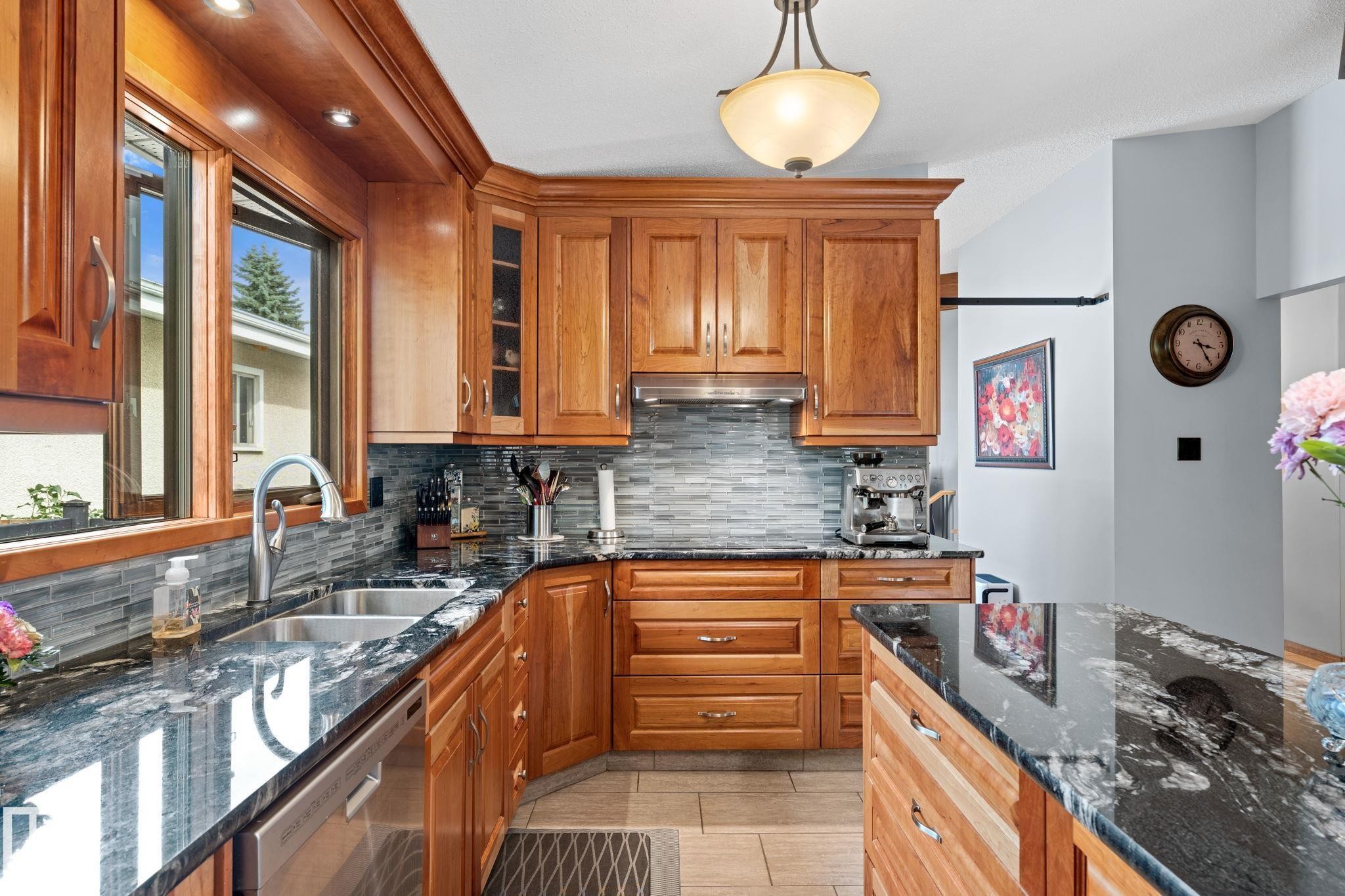 16908 110 Street Nw, Edmonton, AB