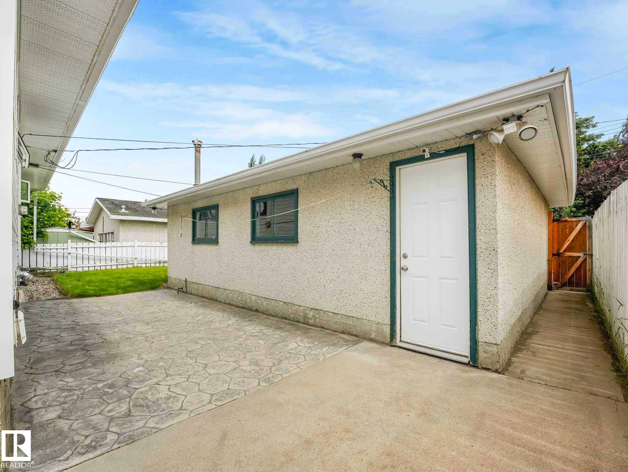 Additional content - 15916 88B Avenue Nw, Edmonton, AB