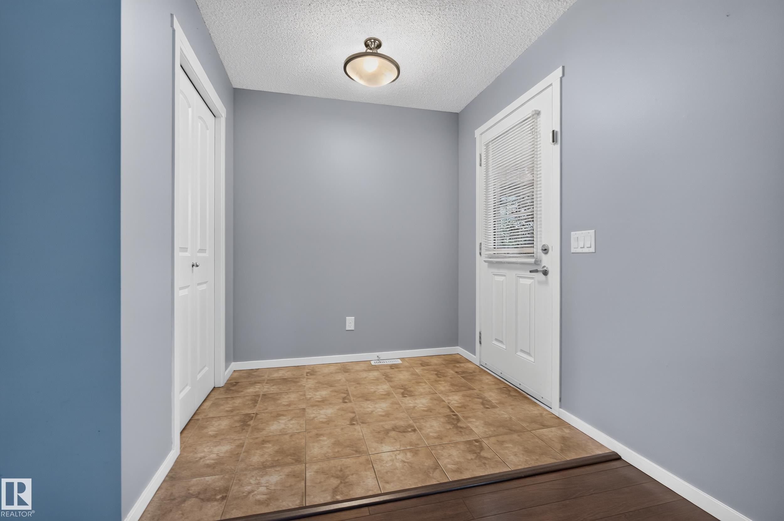 5241 2A Avenue Sw, Edmonton, AB
