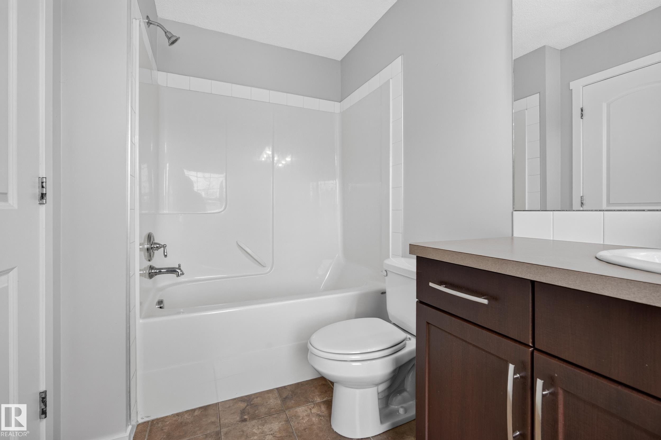 5241 2A Avenue Sw, Edmonton, AB