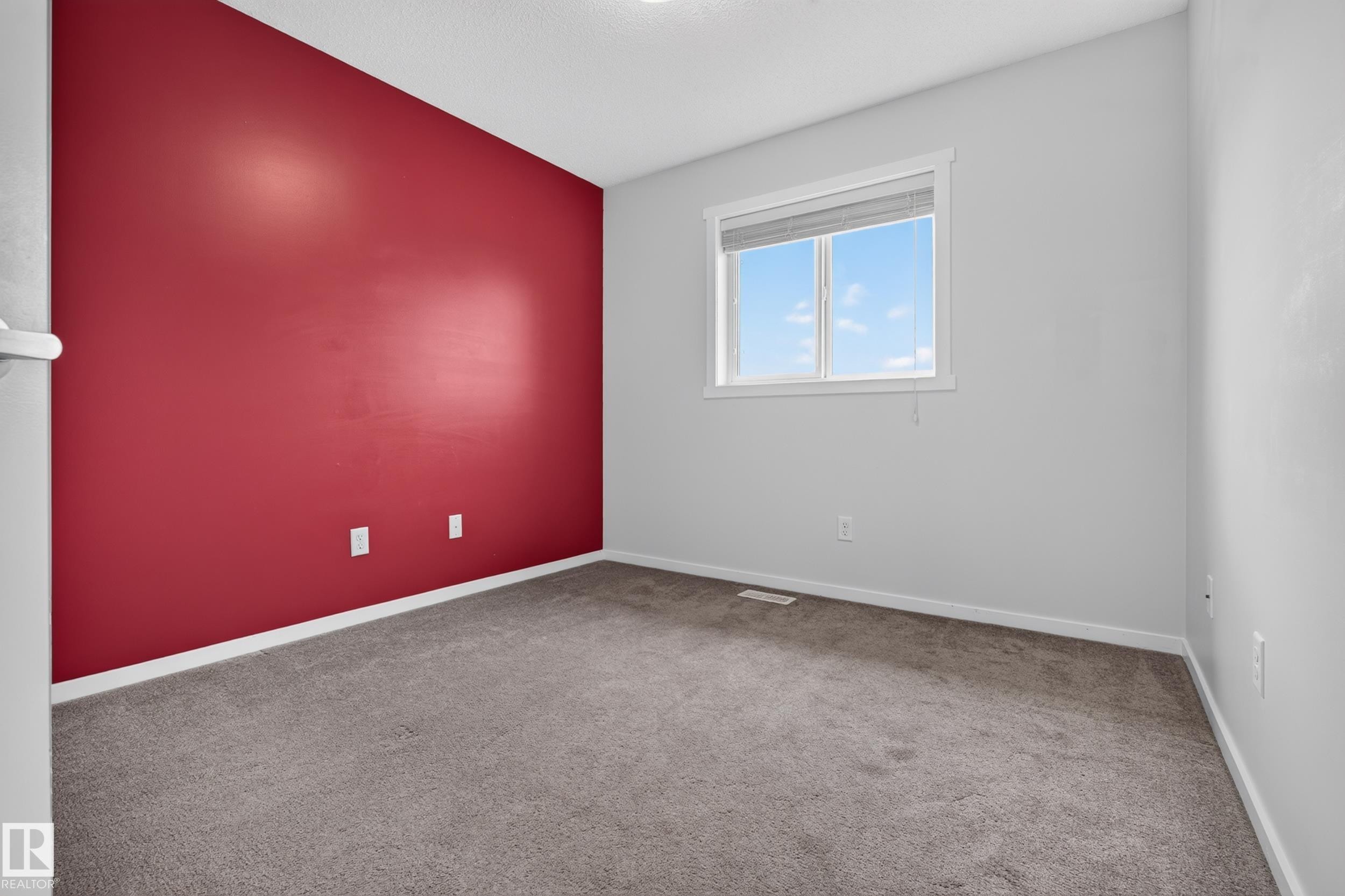 5241 2A Avenue Sw, Edmonton, AB